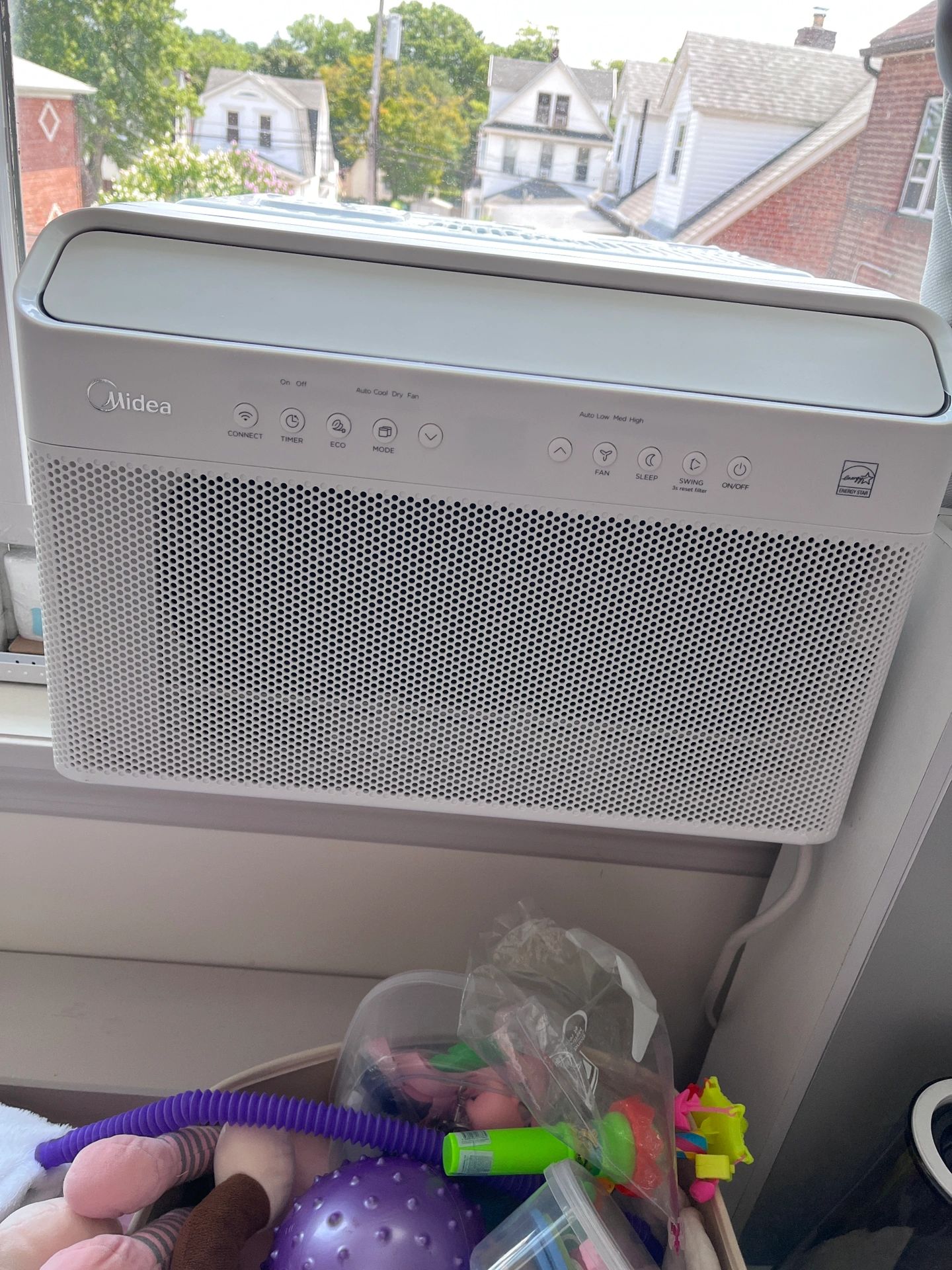 midea美的u型窗机空调 搬来纽约快5年前前后后用了三四种窗机空调,这