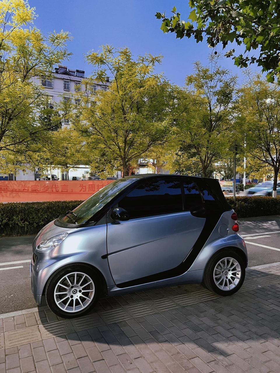 奔驰smart改色液态金属水晶灰.