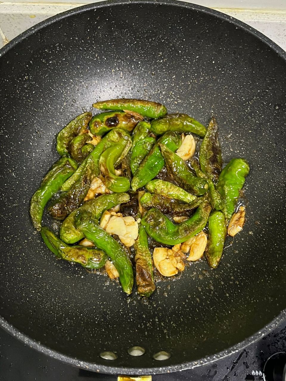 给我一个亿我也不换的大蒜烧辣椒05 这种做法最好使用小辣椒,我用到