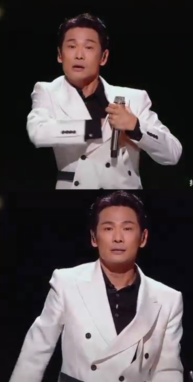 61岁杜德伟演我21岁状态#演唱会上再现《脱掉》一整个回忆拉满,尤