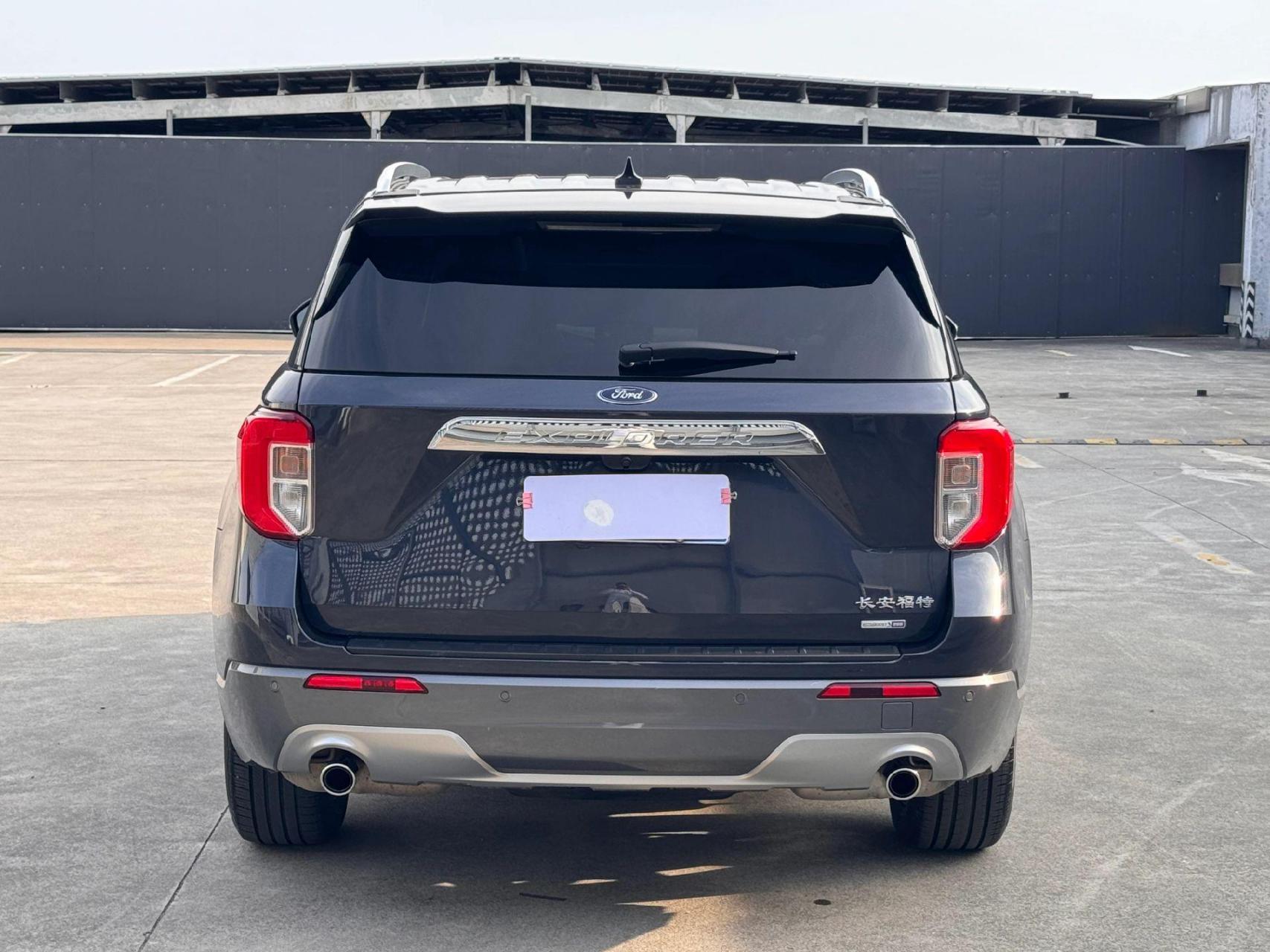 新到2021年6月福特探险者2.3t 风尚版 6座,新车指导价30.