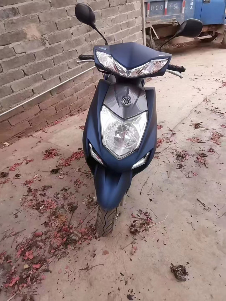 雅马哈赛鹰125 22年一手户  1300公里准新车