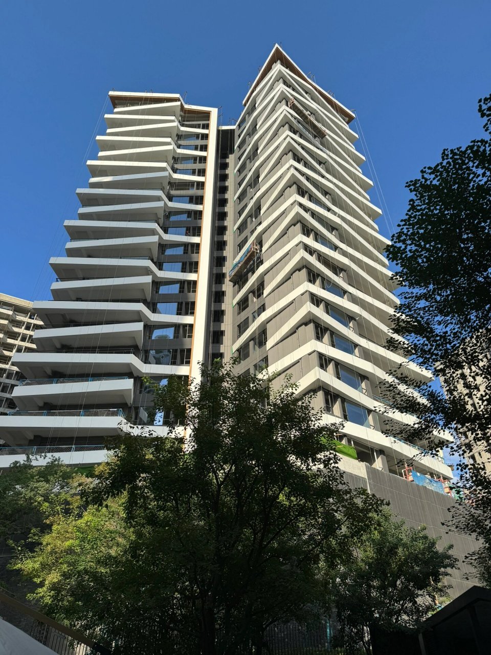 九洲览山晓,麓湖设计师设计山形立面