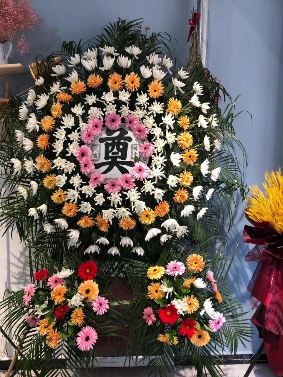 花圈|寒衣节祭奠祭祀上坟扫墓 逝去不是离开,遗忘才是