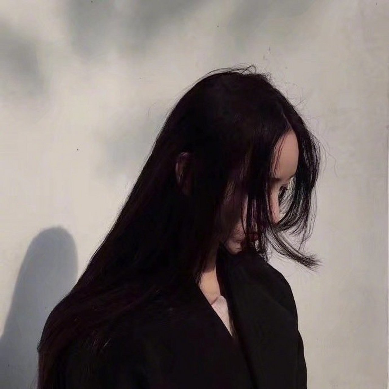 "有时关不上冰箱的门,脚趾撞到了桌腿,临出门找不到想要的东西,突然忍