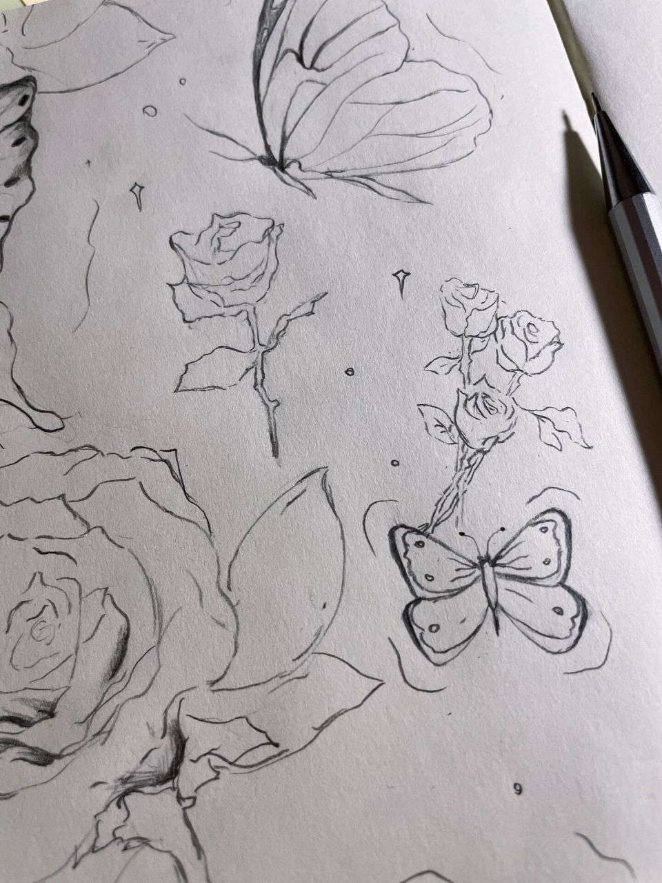 玫瑰95|蝴蝶 好喜欢好喜欢所以胡乱的临摹!原图画的超漂亮的蝴蝶