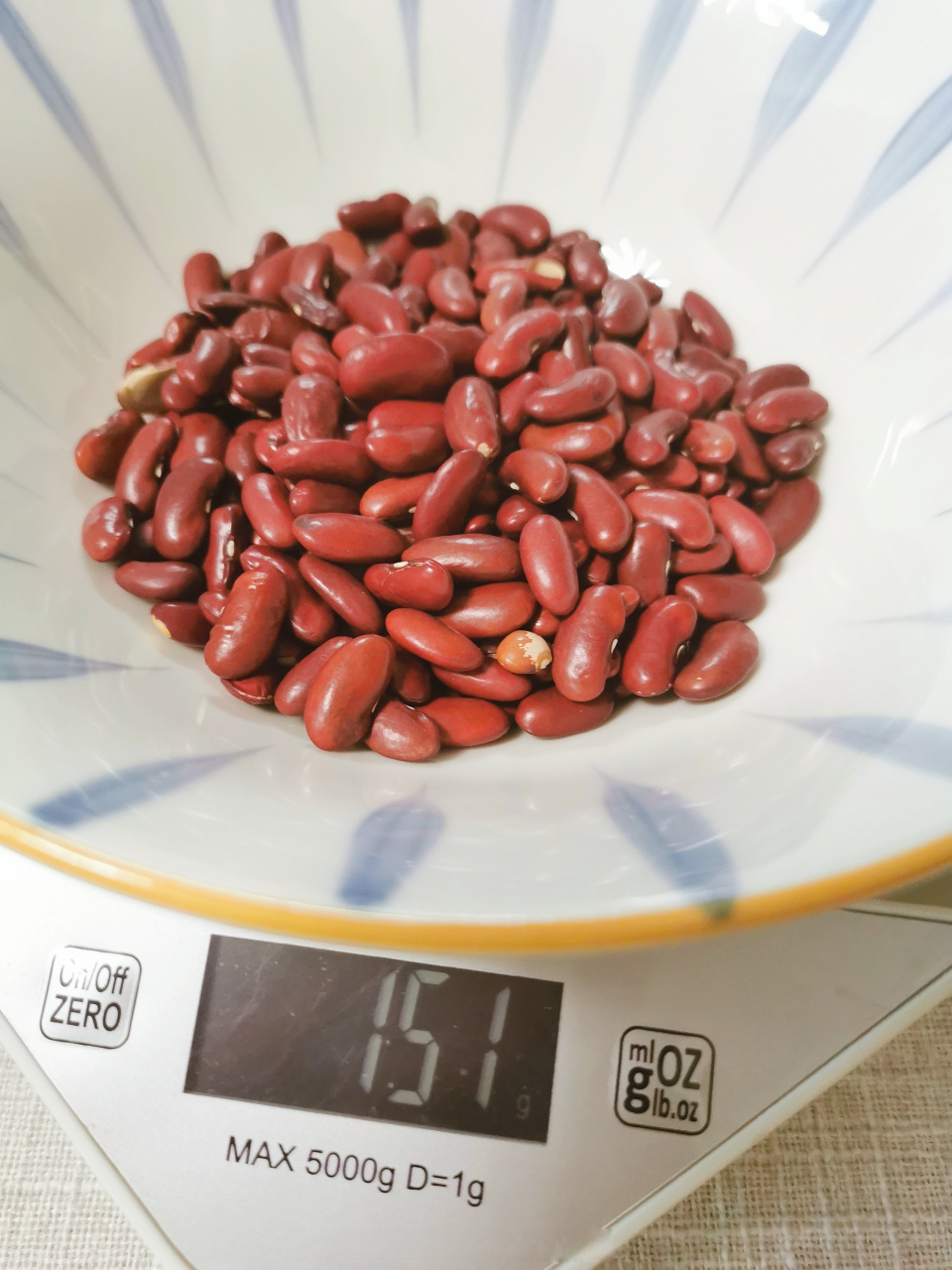 又想吃红腰豆粥,干豆清洗干净,然后放冰箱里泡,做到这两点泡豆水也