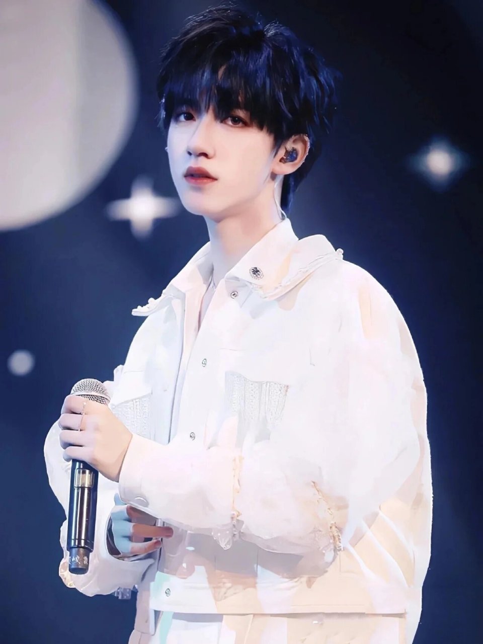 贺峻霖个人简介(后面有彩蛋)