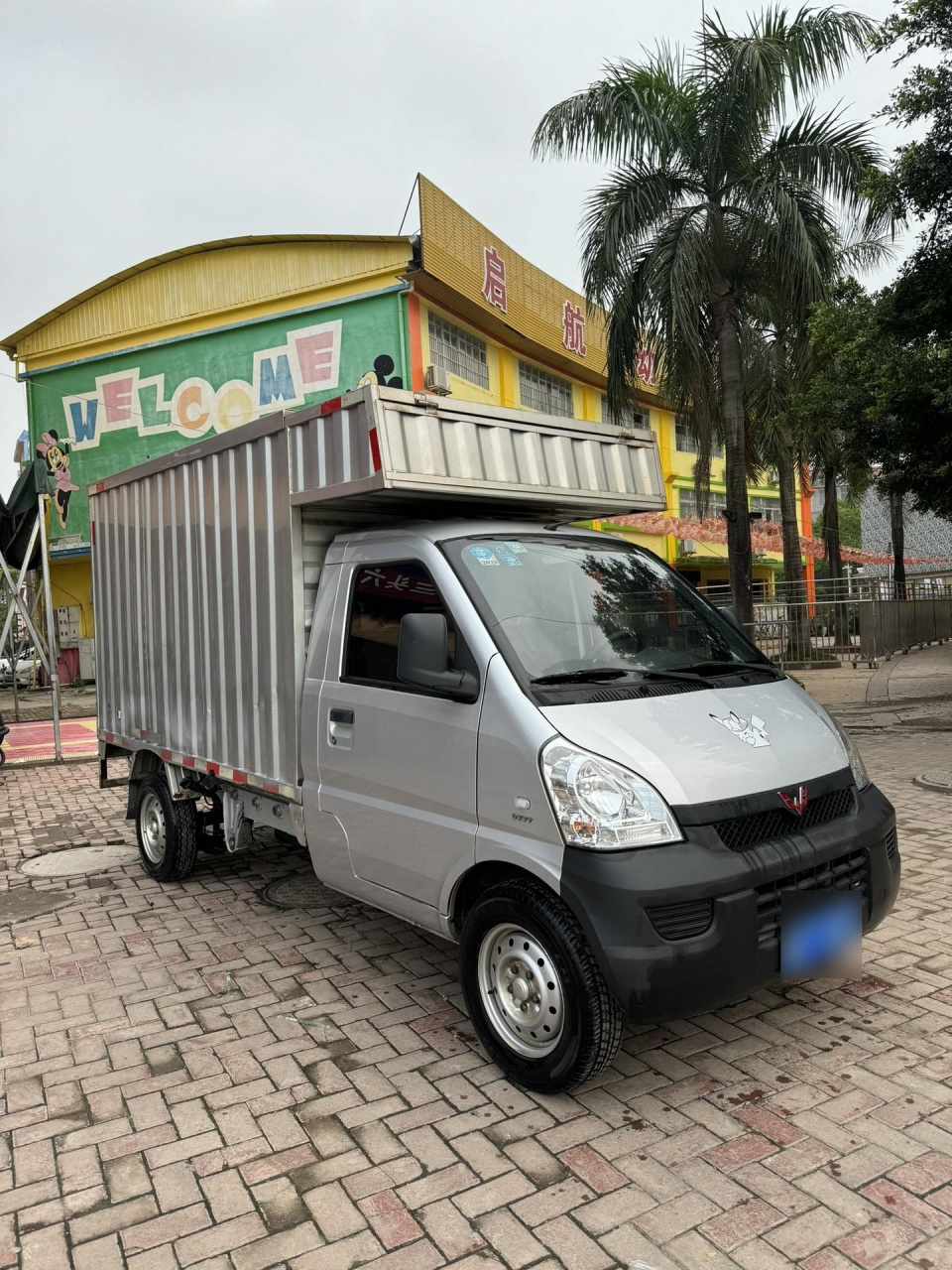 5l厢式小货车,一手精品车况,带电子助力,空调,安全行驶8万多公里!