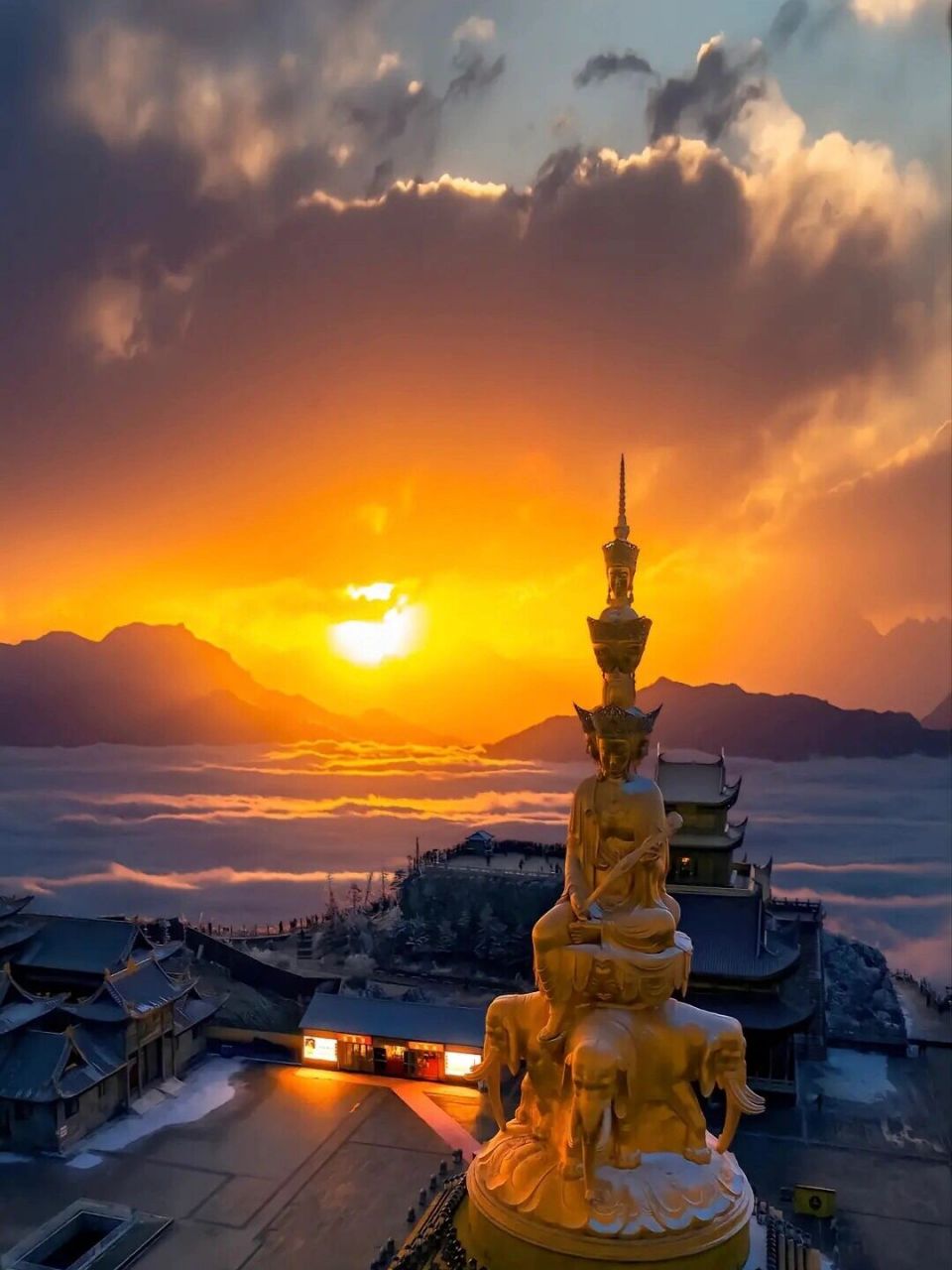 云上金顶,天下峨眉 | 峨眉山攻略 峨眉山的景色,连李白也留下了:蜀国