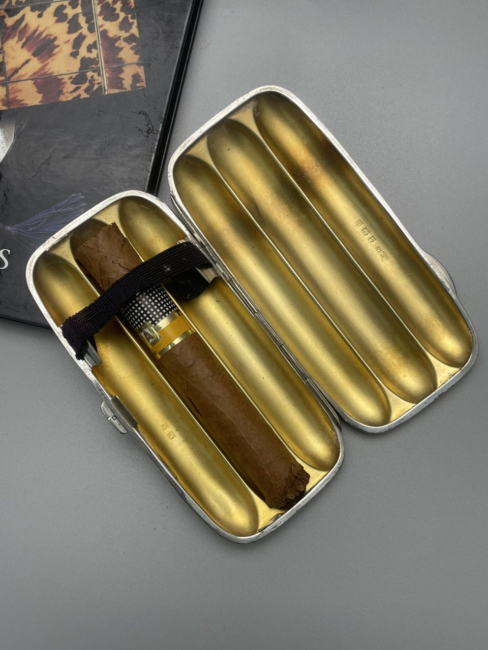 纯银内鎏金雪茄盒 1913年英国伯明翰纯银内鎏金三支装随身雪茄盒 外出