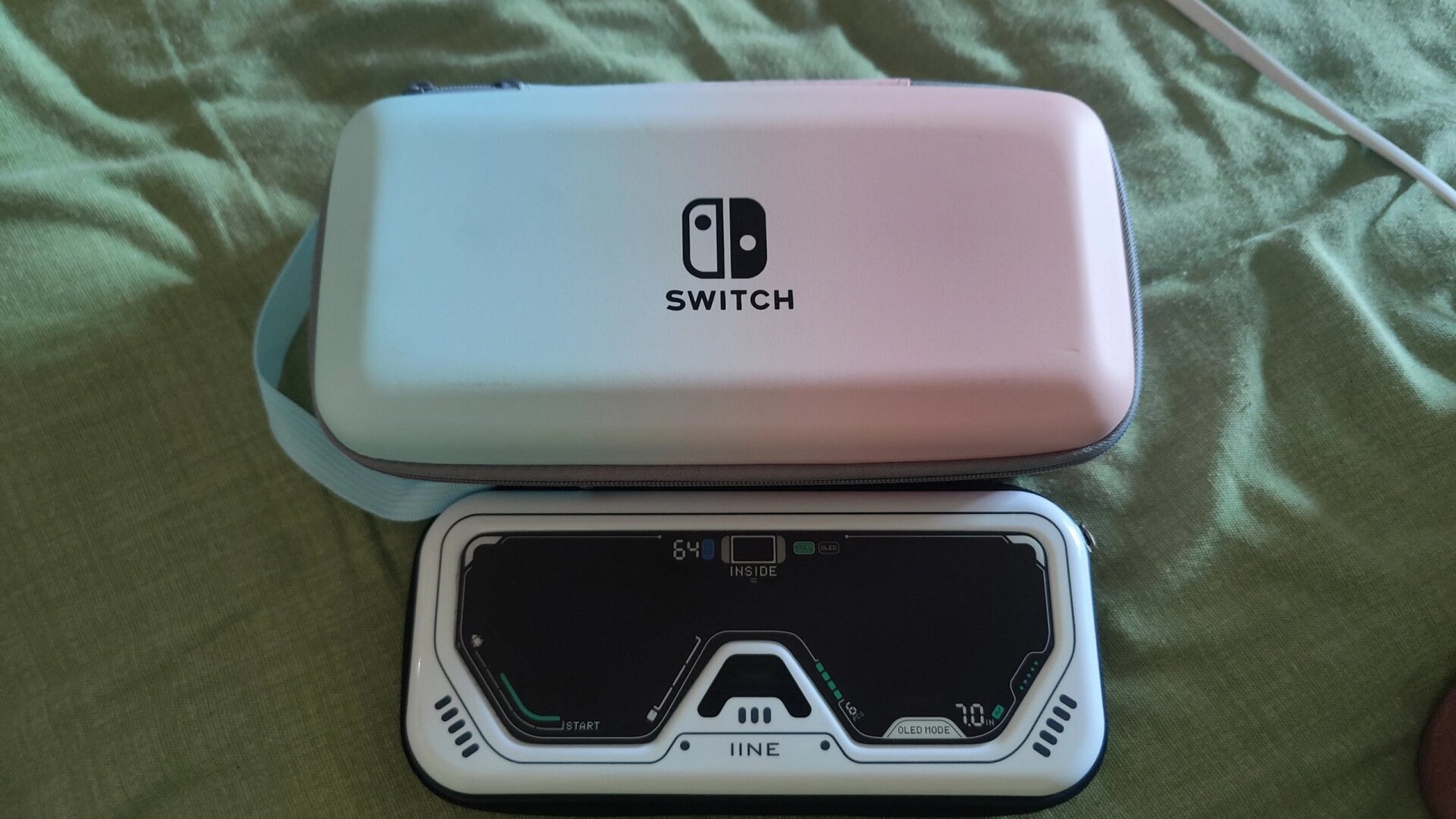 出任天堂switch日版oled 无包装盒无底座,已贴膜,送两张未拆封的闪魔