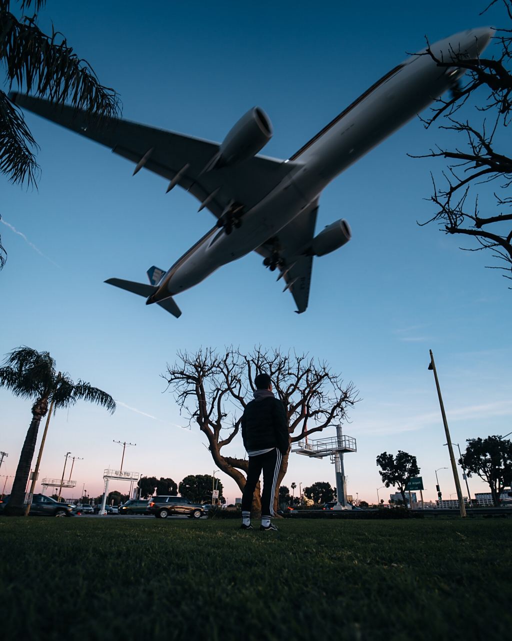 摄影技巧|头顶的飞机 当看到头顶有飞机飞过的时候可以这么拍,让模特