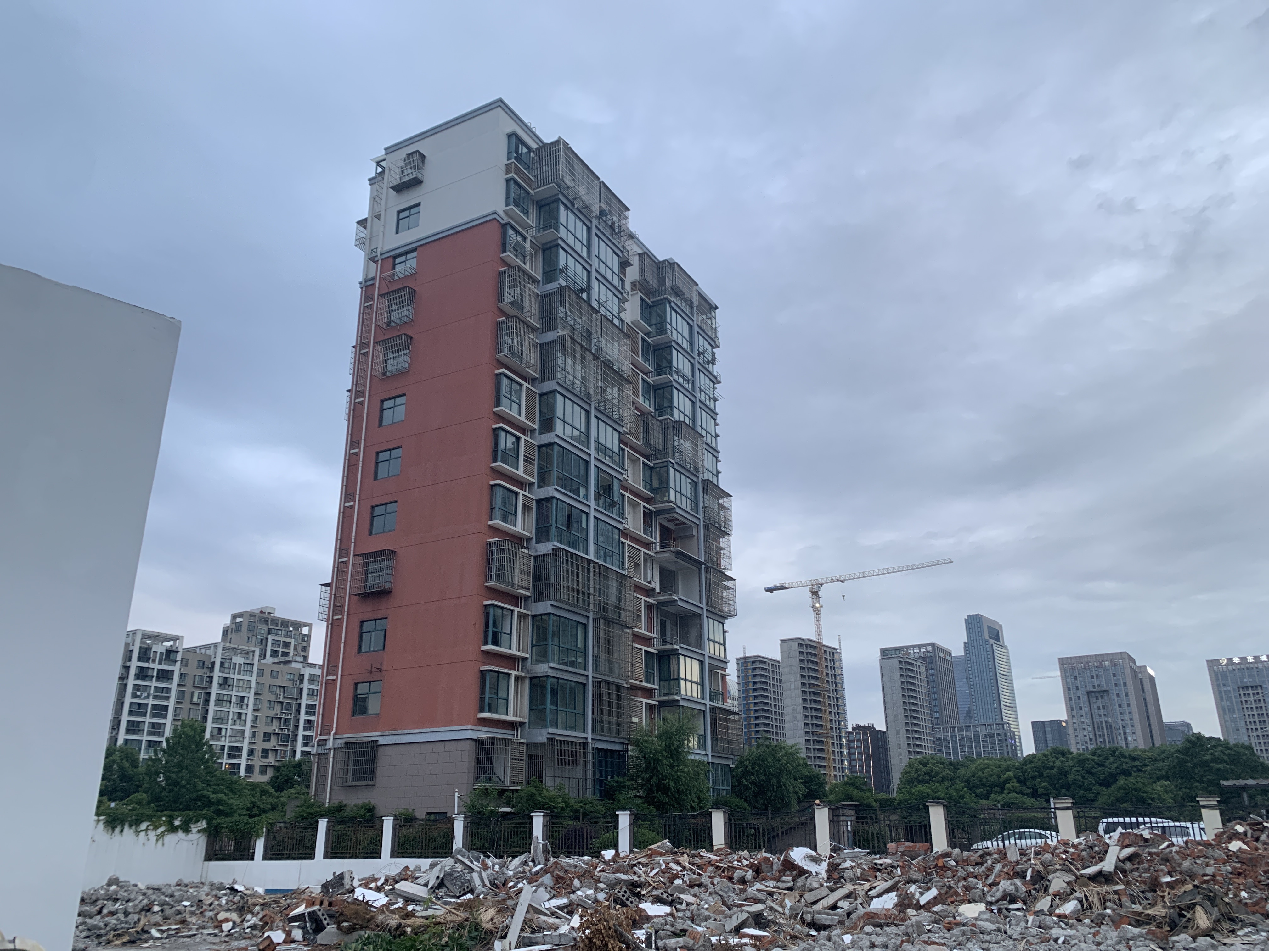 违章建筑待拆摄于2024年6月7日