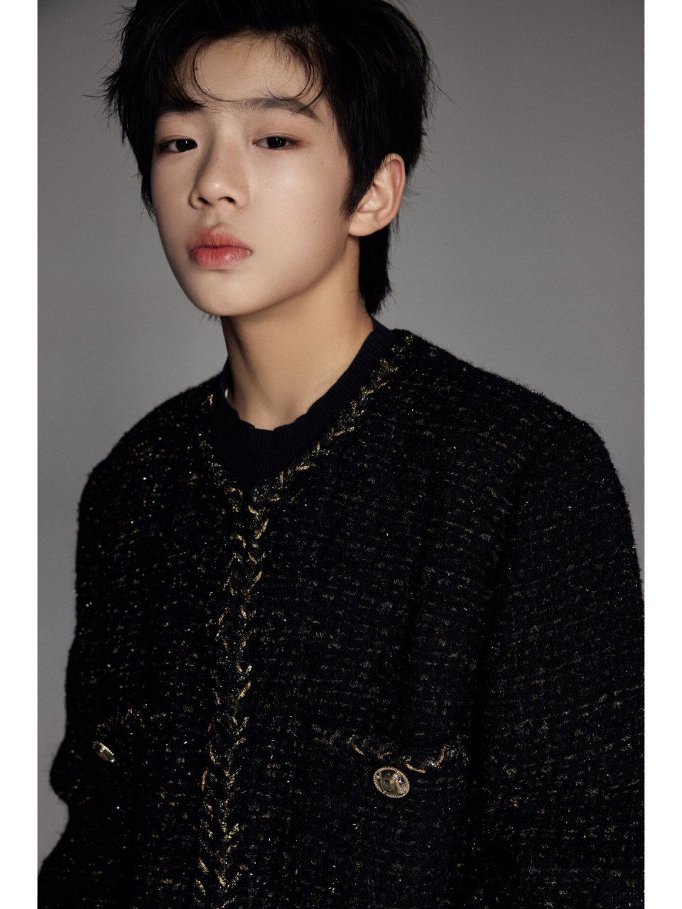 get张轶程帅气生日照  摄影.studio 穿搭