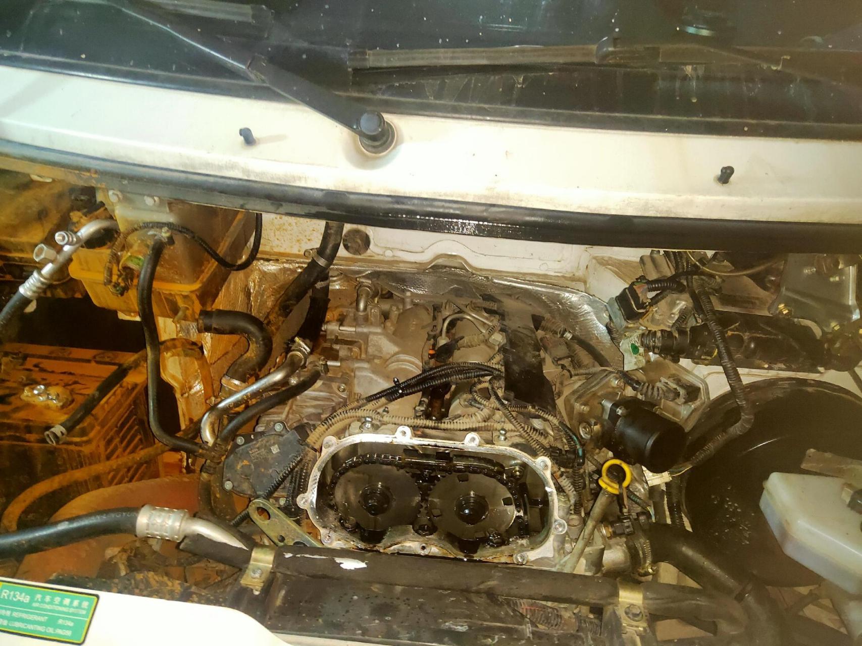 0t发动机,换个缸垫,看看这工程,也不知道意大利的这些工程师是咋设计