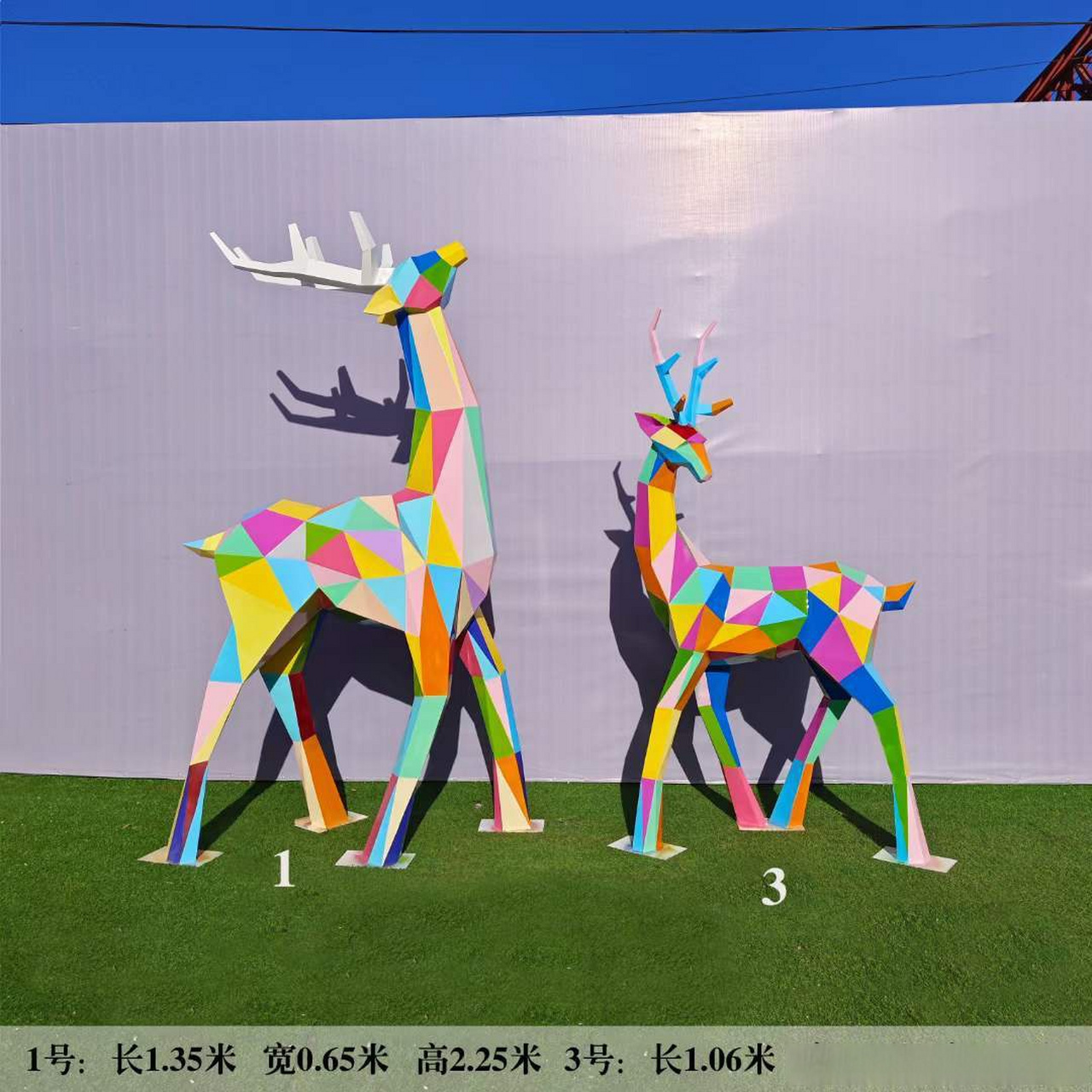 玻璃钢雕塑# #玻璃钢彩绘鹿雕塑# #彩绘鹿雕塑# 公园里有各种各样的