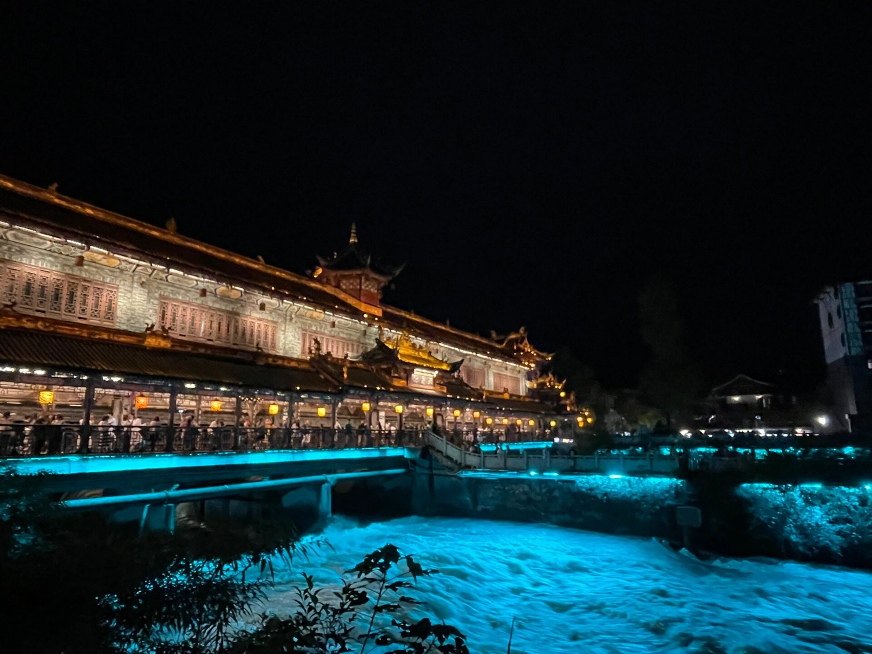 都江堰南桥(蓝眼泪) 周末特种兵(不用着急版)小tips: 	 (必备:身份证