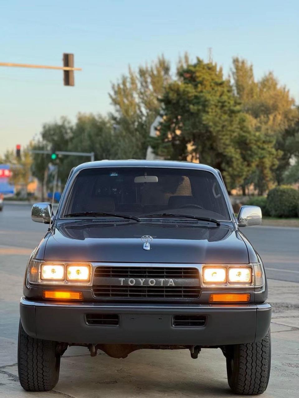 新到1993年丰田4500.lc80极品车况!