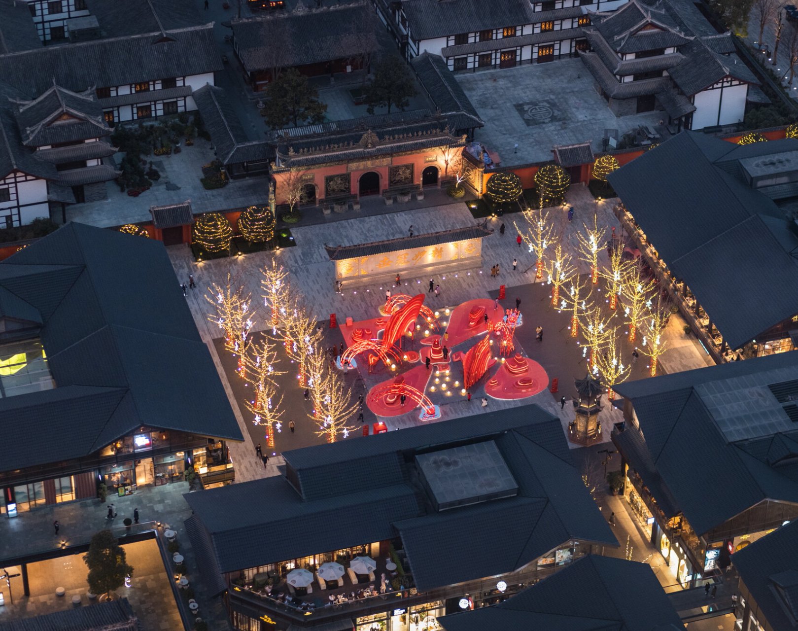 成都拍照/成都旅游攻略/ 太喜欢太古里的夜景了  每次都忍不住拍 拿出