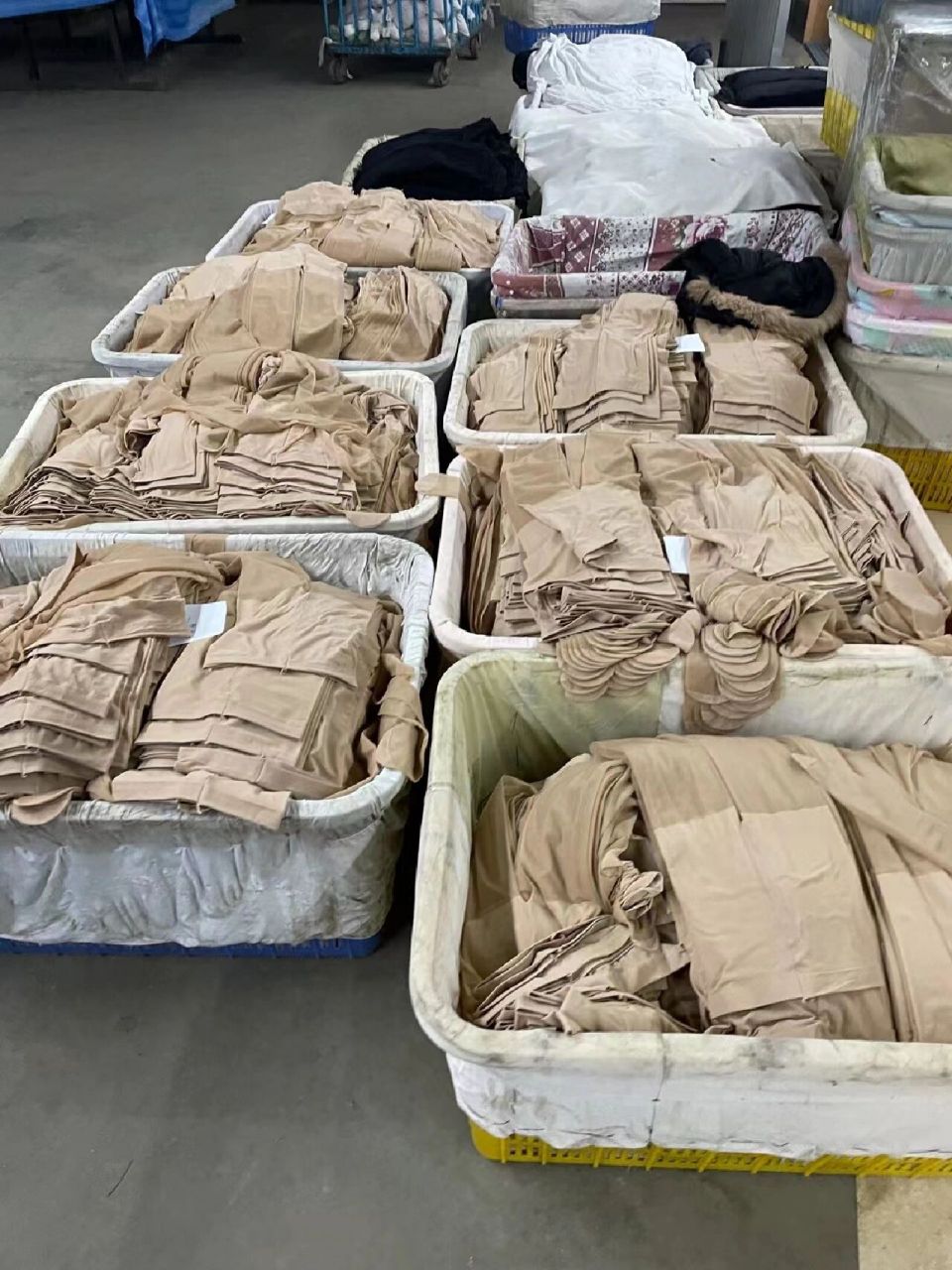 丝袜工厂 有些原单,vivien. 厚木,gap这些.