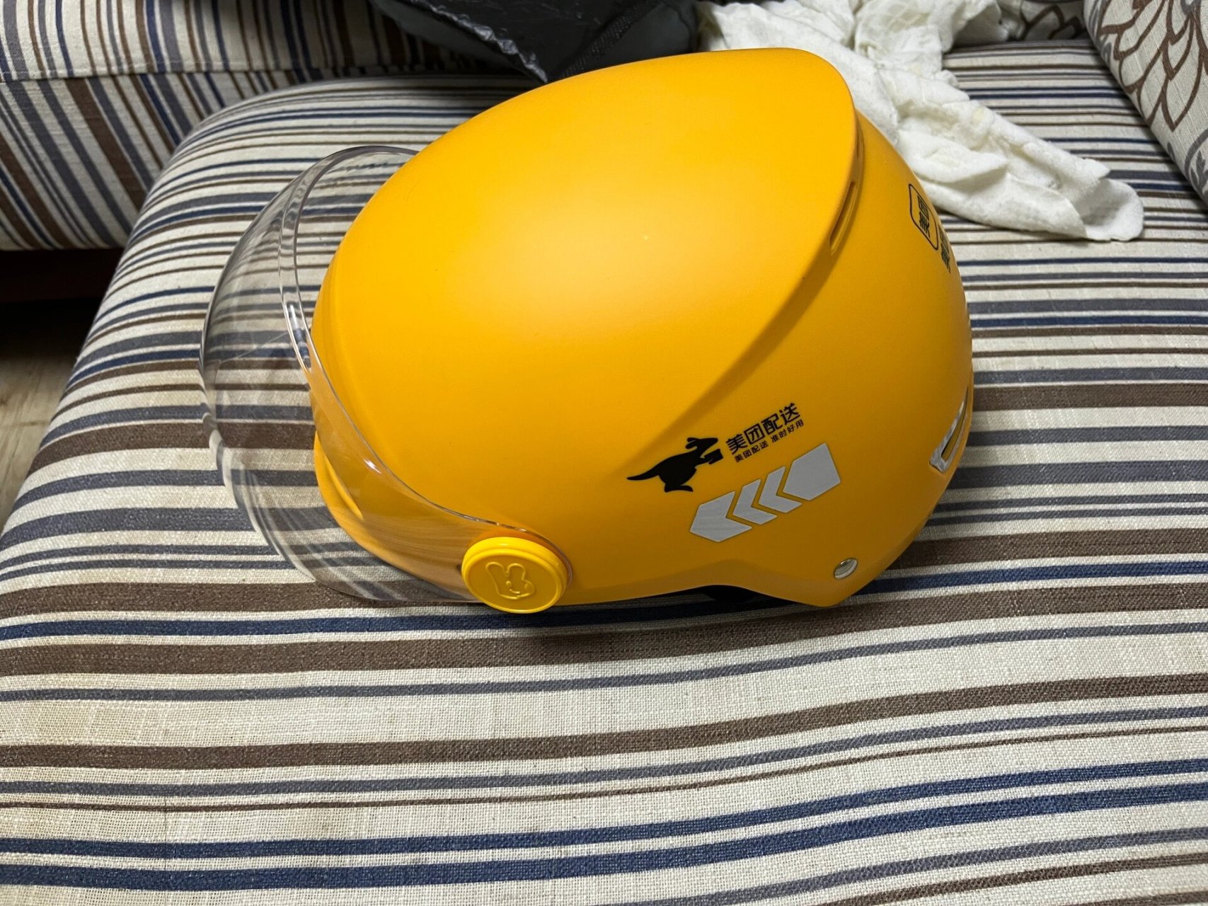 出一个全新美团头盔 30r #闲置出出出# #头盔