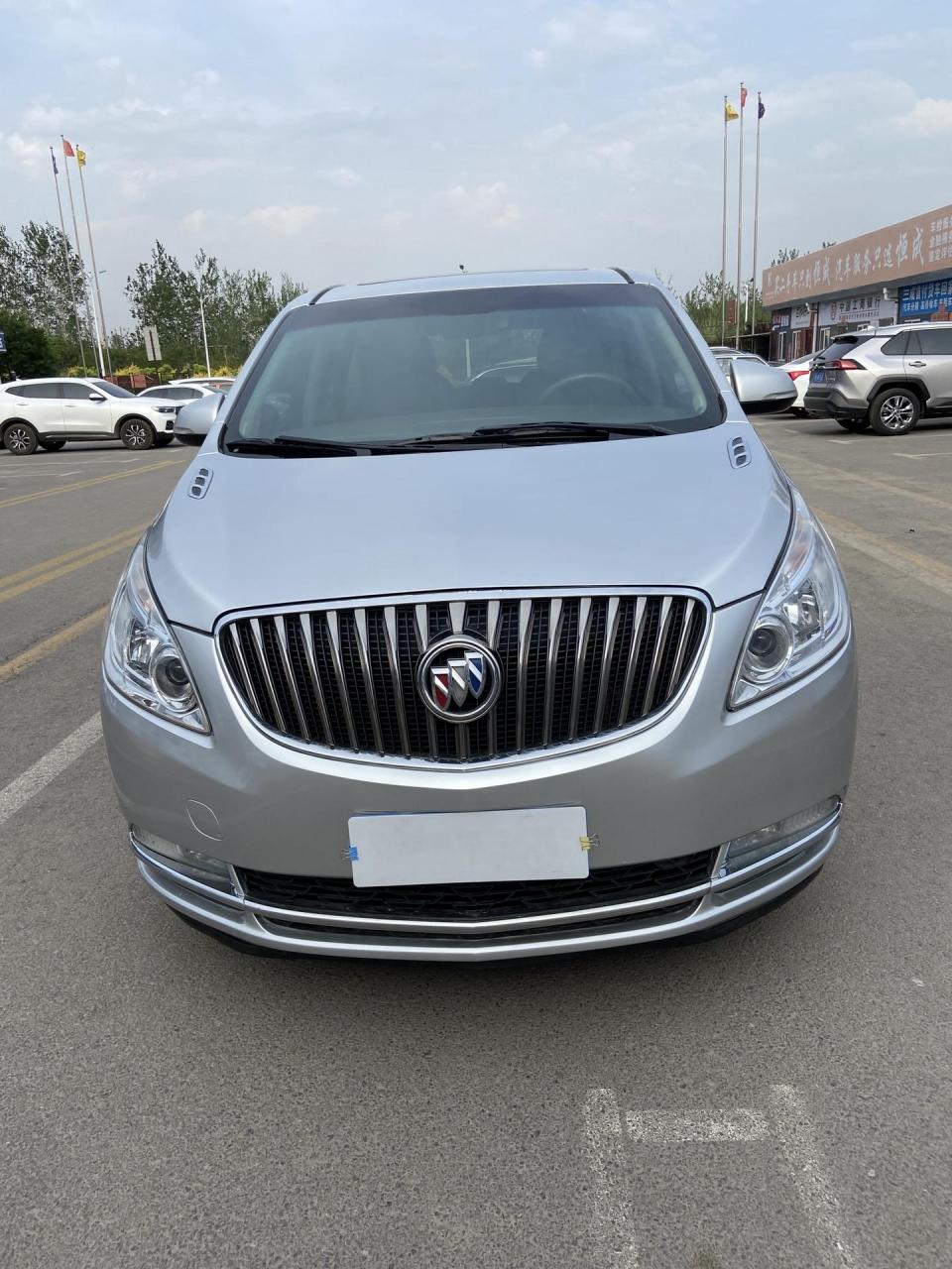 2012年别克gl8  2.