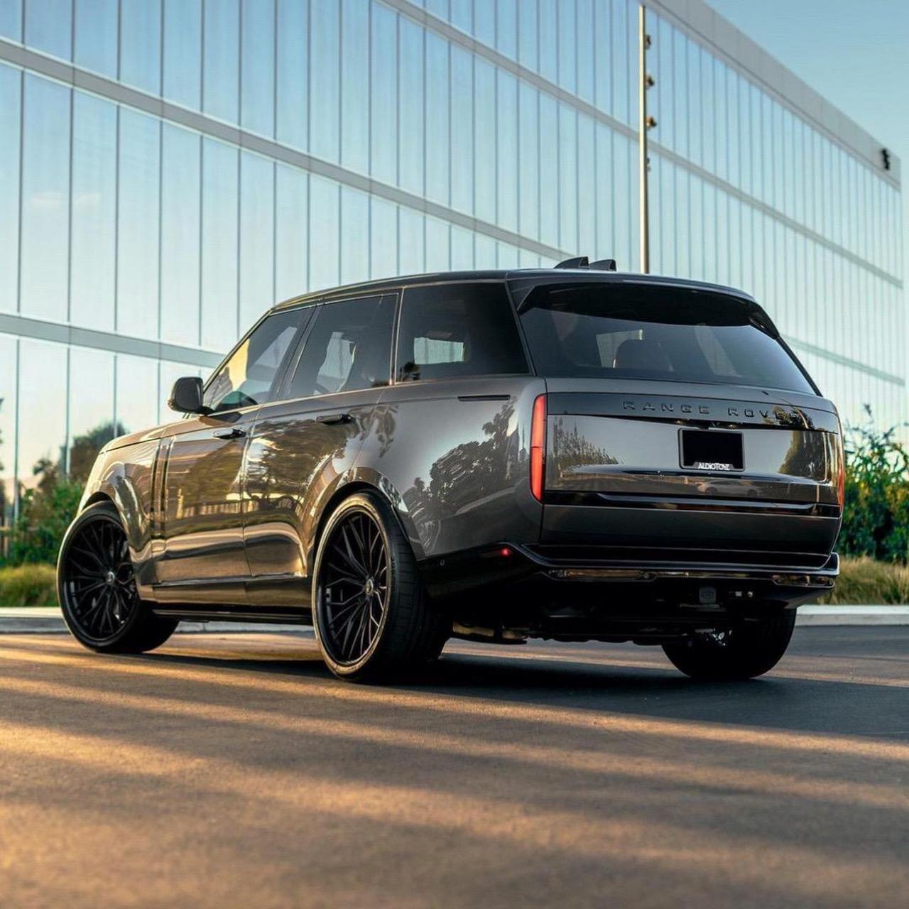 新款揽胜.来吧,这个库里南那个奔驰大g的,我看看你开什么车来?