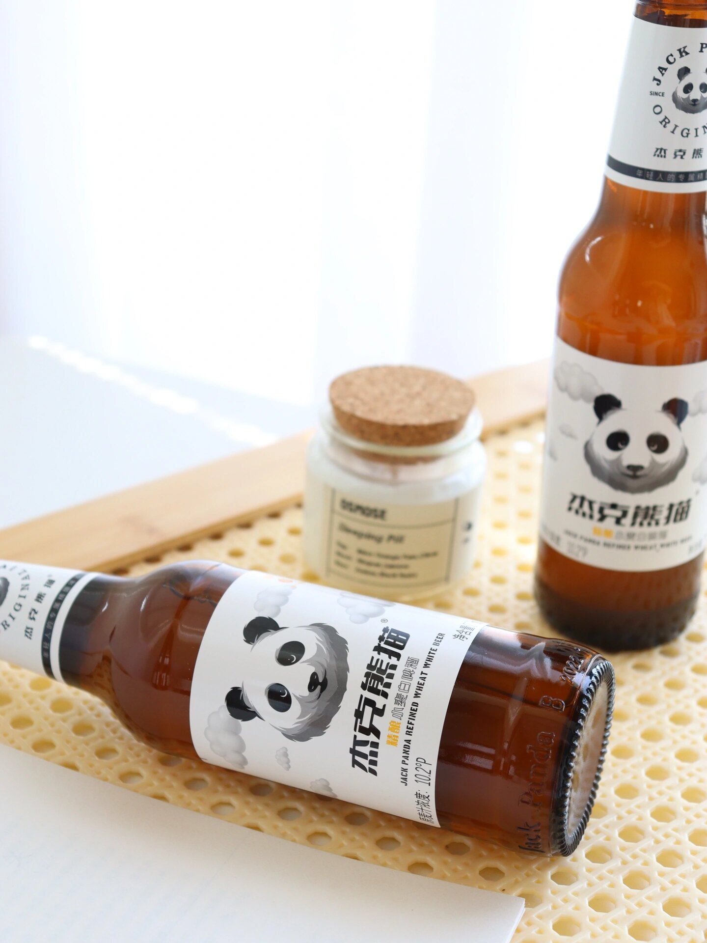 夏天离不来的杰克熊猫精酿啤酒 夏季暑热难耐,精酿主义者的手,当然