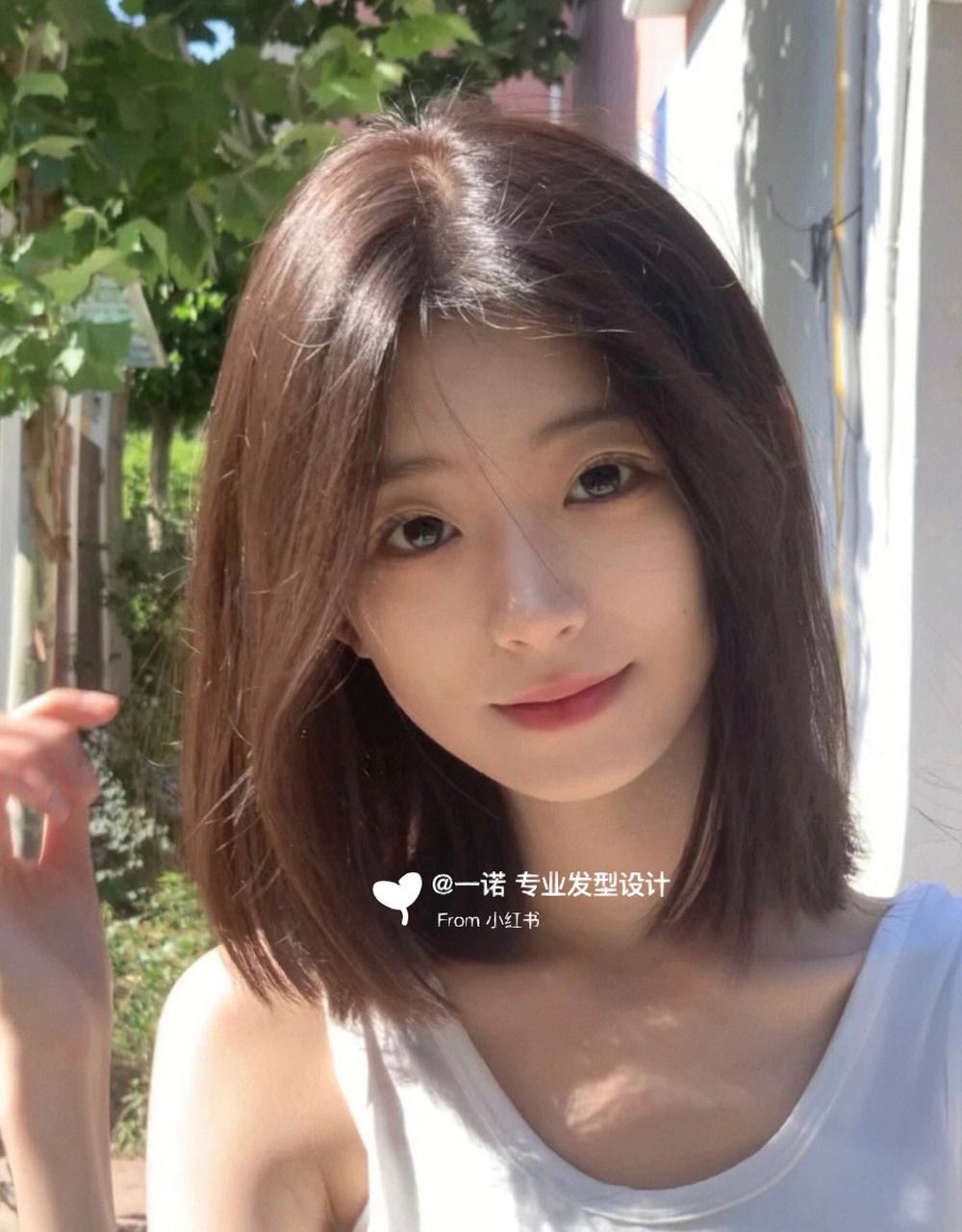 方脸,国字脸女生的锁骨发发型 ————94给大家推荐一款中短发锁骨