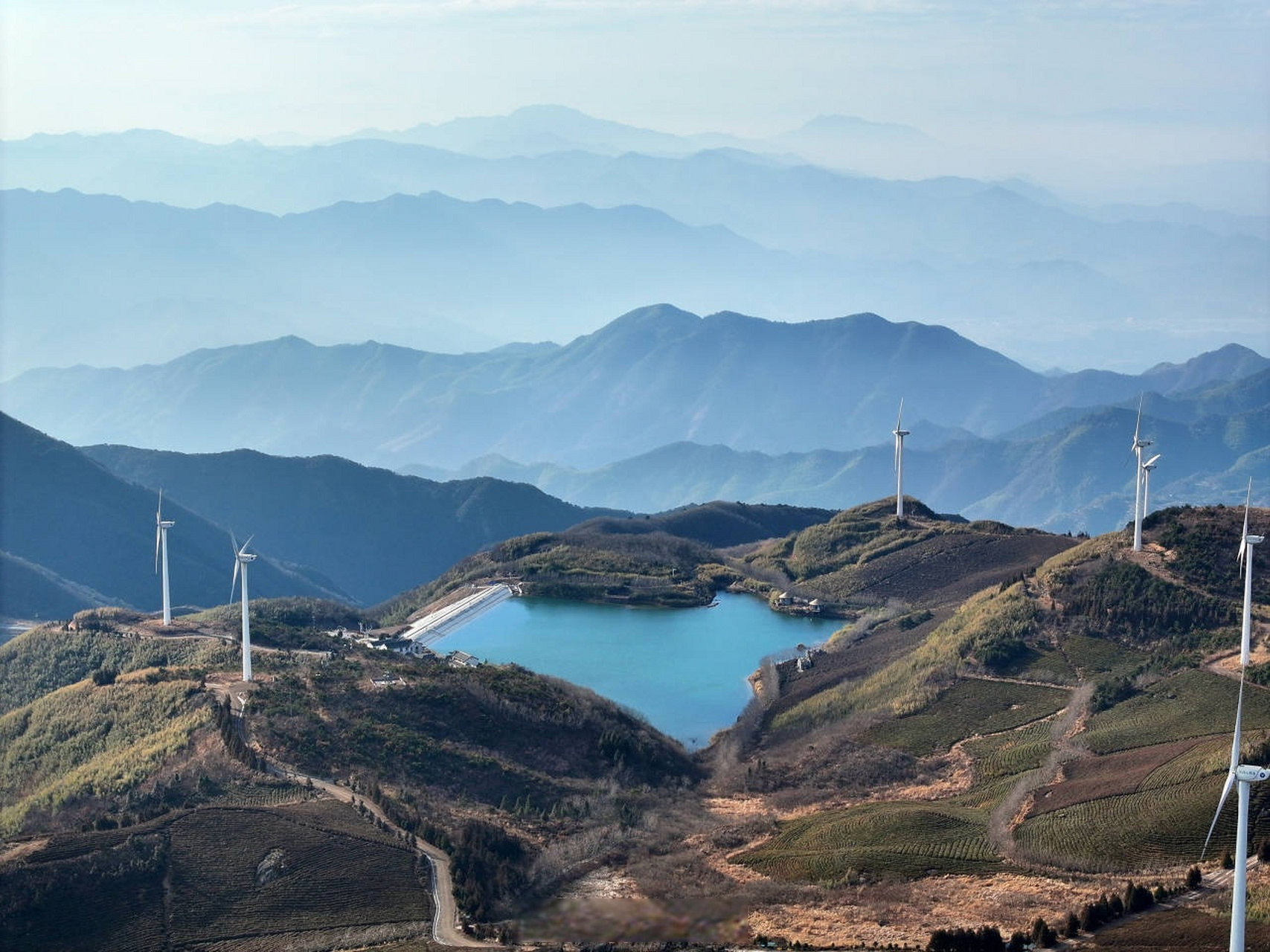 【阳光甚好 东白山风景如画】1月31日下午,东阳市东白山天气晴好,缓缓