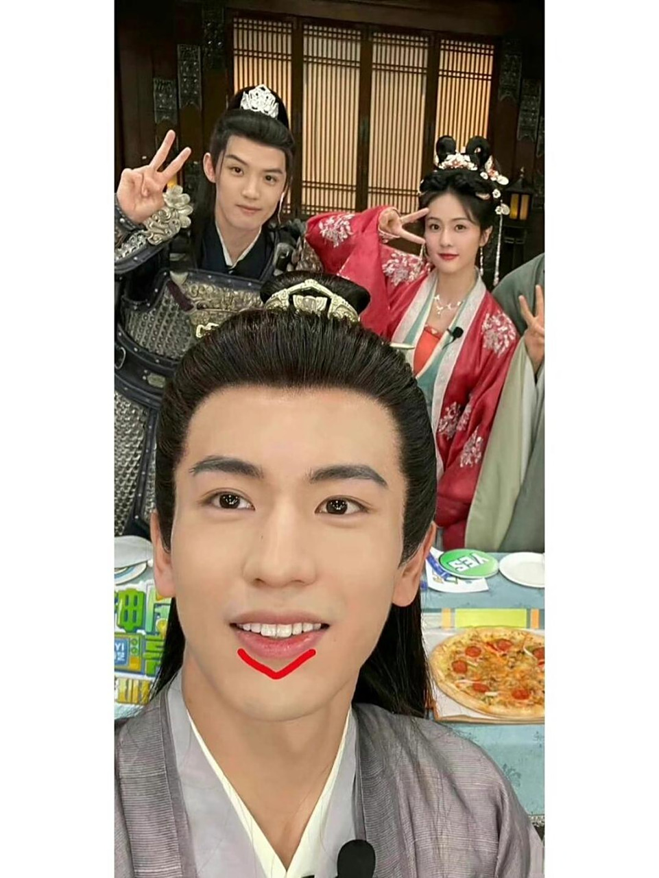 白鹿张凌赫的《宁安如梦》据说吻戏ng22次,两人都亲秃噜皮了,是故意