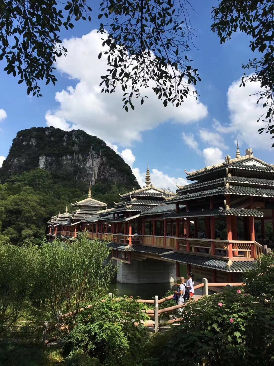 柳州龙潭公园景点攻略 龙潭公园位于中国广西壮族自治区柳州市区南部
