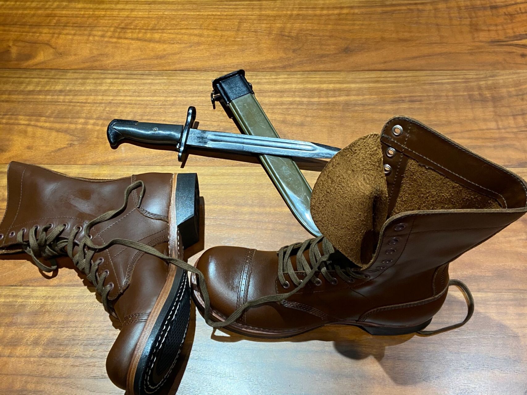美产二战楦头m42伞兵靴 重量无敌,上脚非常柔软服帖舒适不需要垫鞋垫