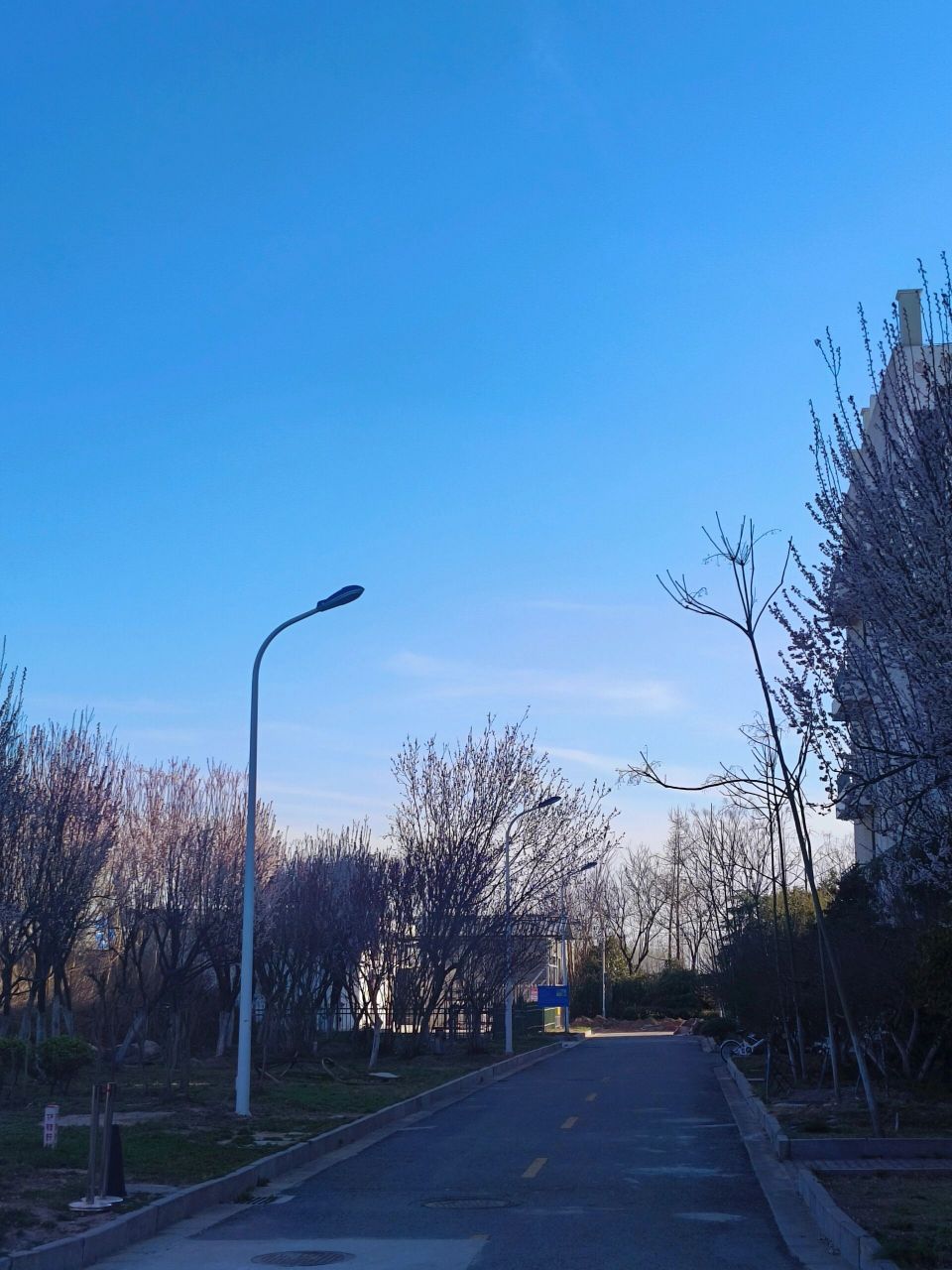 徐州工程学院 作者即将大二,大一里在徐工参加过许多活动,参加过学生