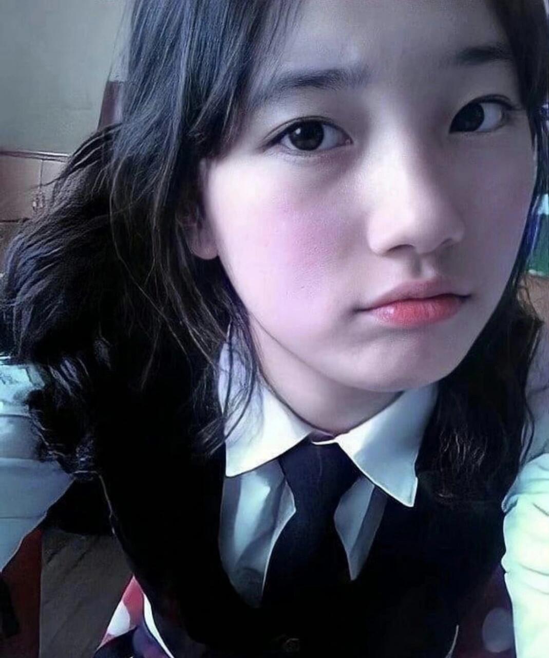 这可能就是美女的烦恼吧,从小时候开始裴秀智每天能被路人要三次电话