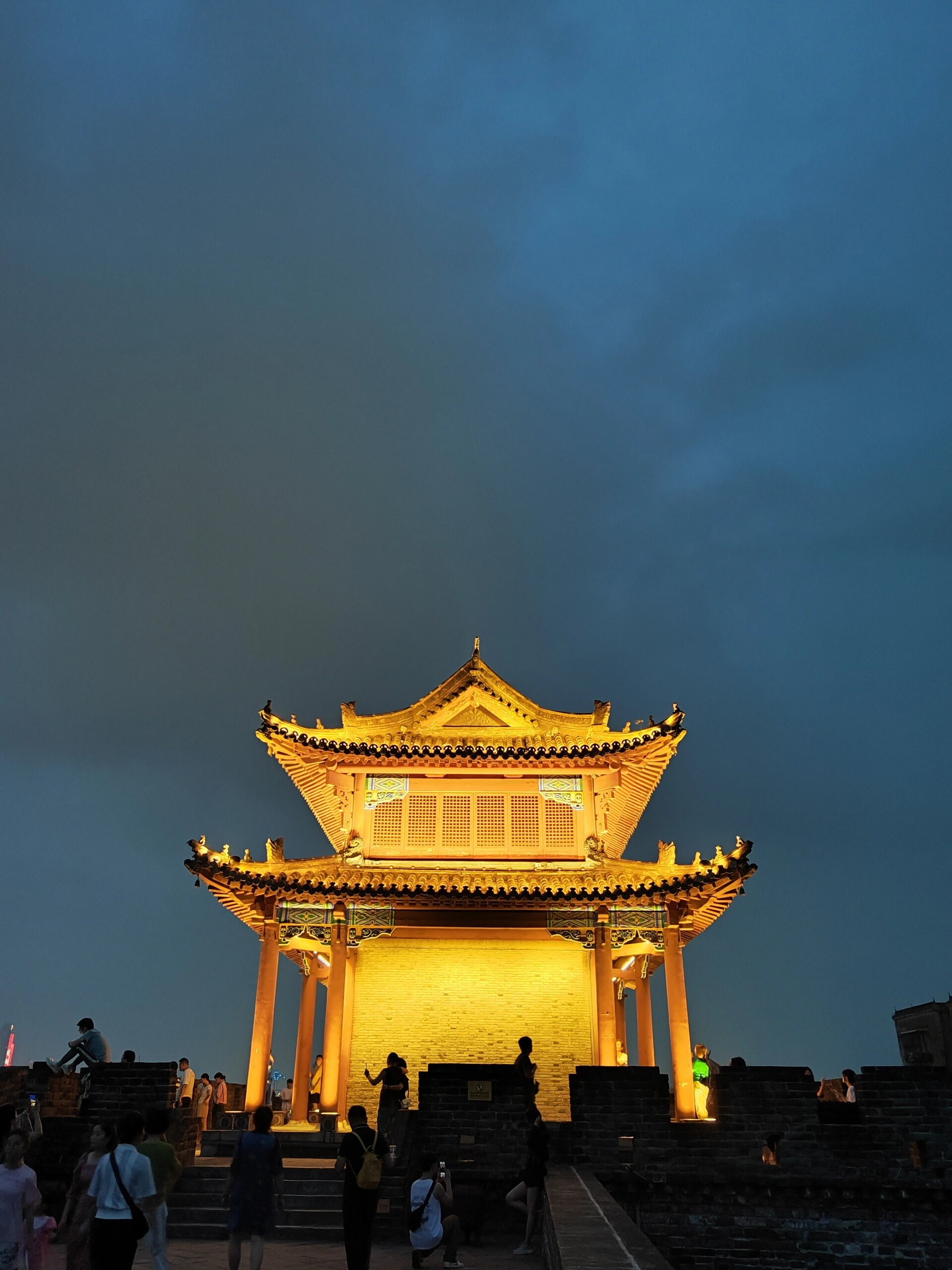 襄阳北街的夜景很美 襄阳北街的夜景   惊艳所有人