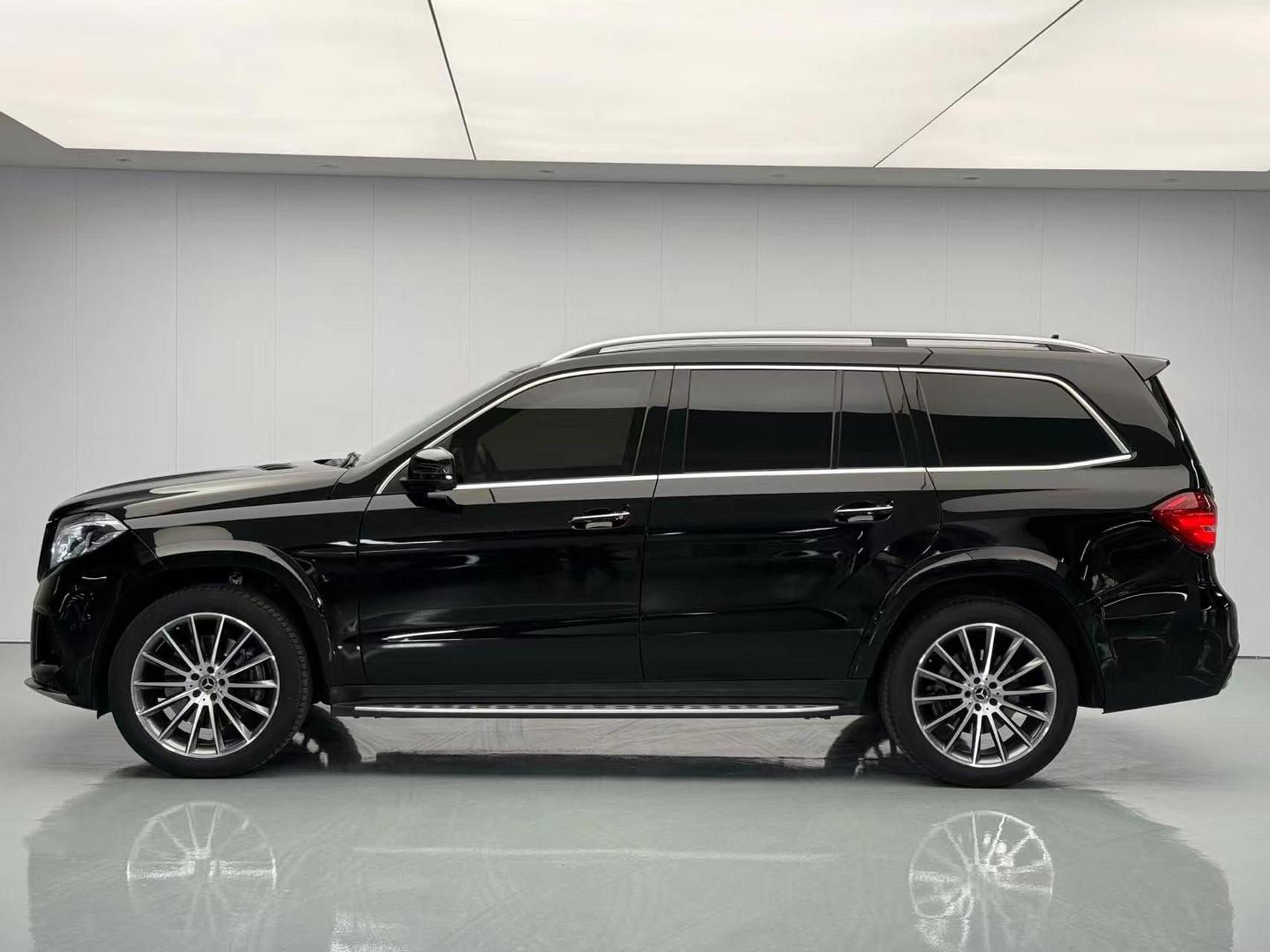 最新到店18年奔驰gls500 新车指导价159.8万 4.