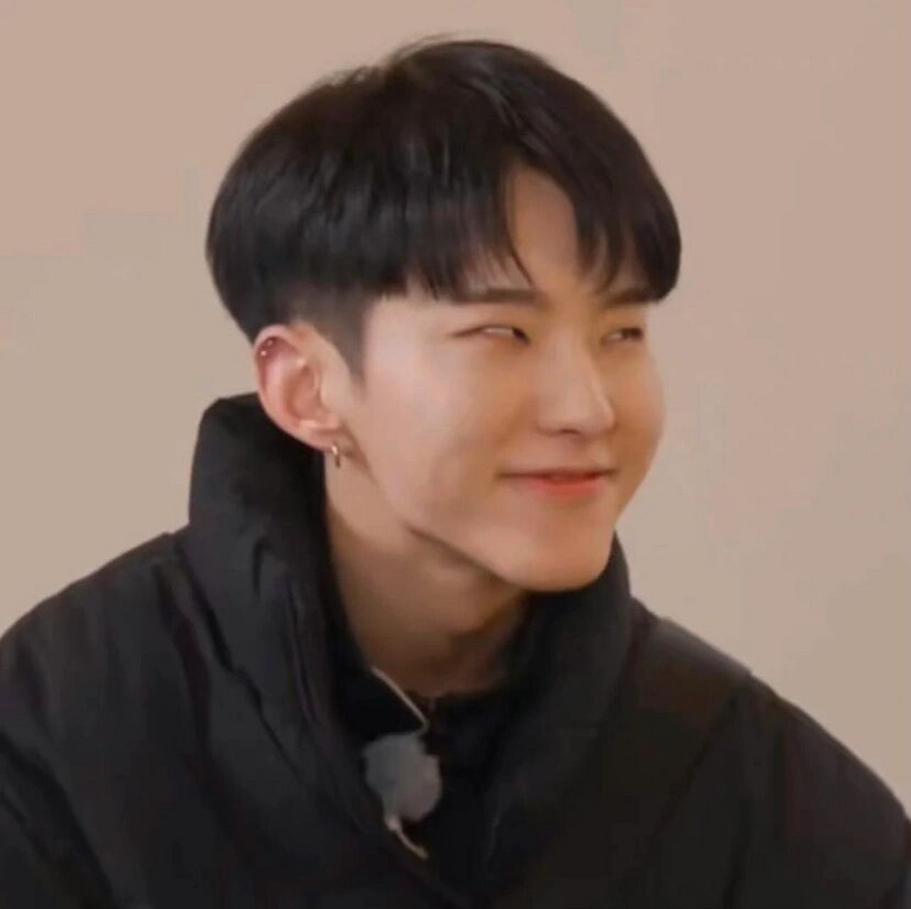 hoshi权顺荣/贼眉鼠眼表情包 哈哈哈荣荣的表情太有意思啦