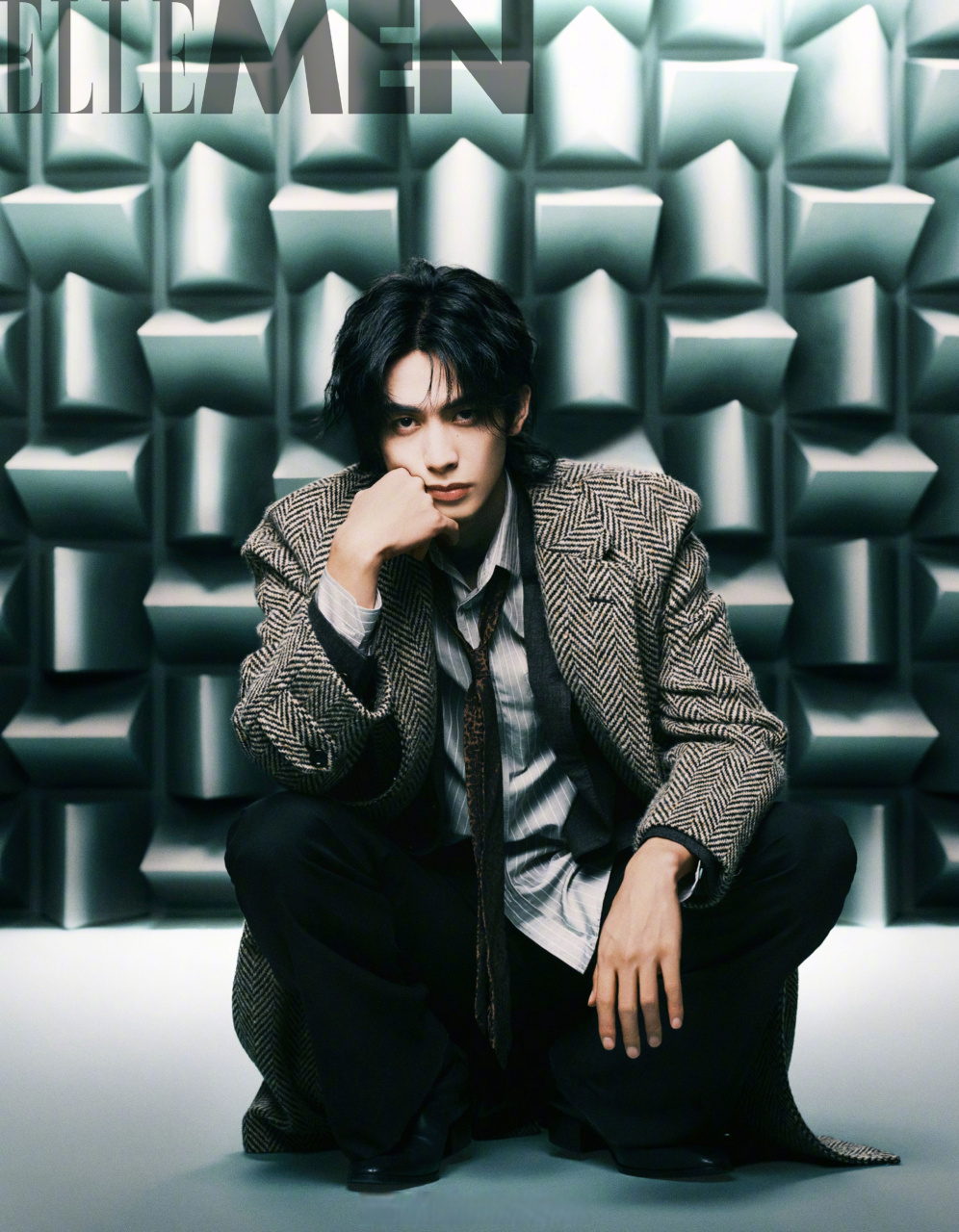 大家感觉9506里的宋威龙,邓为,王鹤棣,许凯,去掉古偶滤镜,妆造和