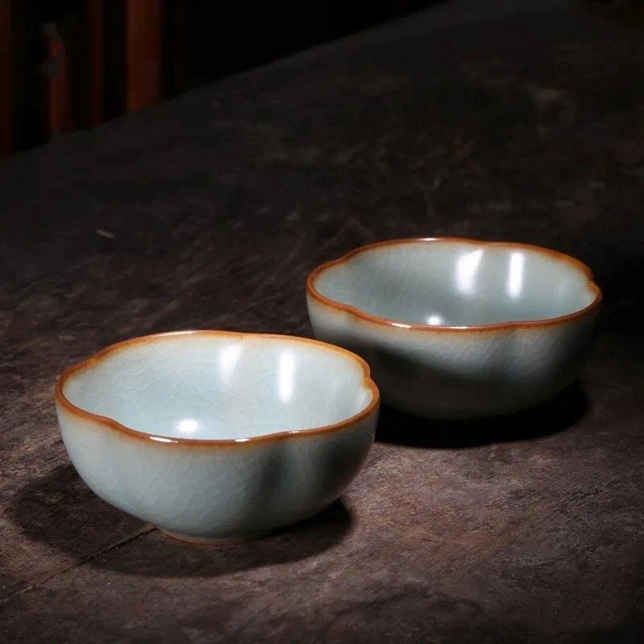 窑主刘钦莹,台湾陶艺师,景德镇仿汝瓷风格先行者,他的代表作"云破"