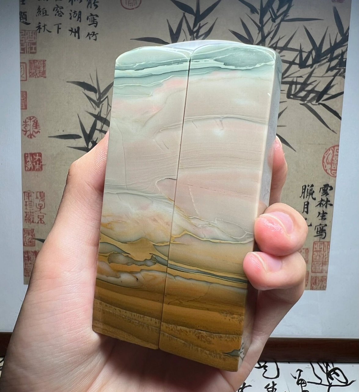 贵州紫袍玉带石99m 紫袍玉带石,又名沅州石(明山石),属沅州石众多品类