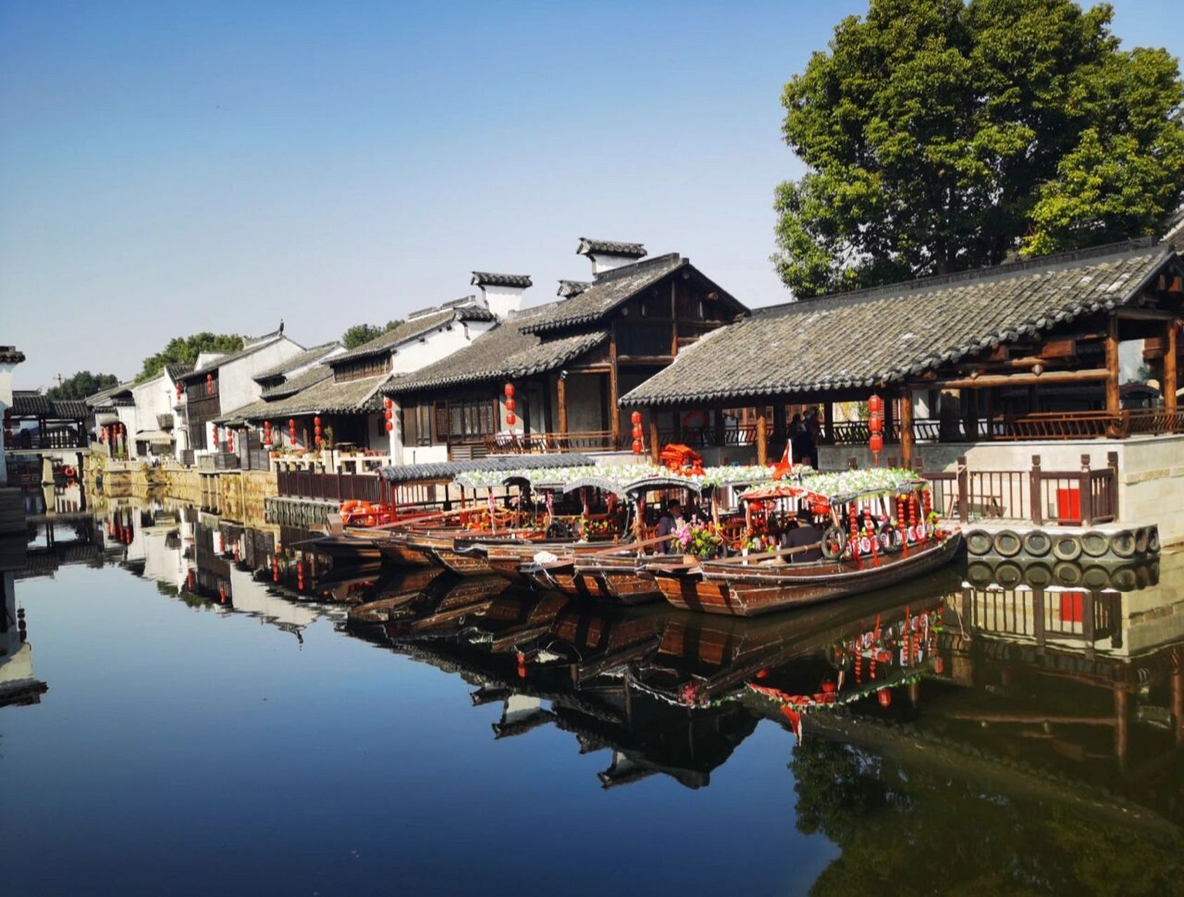 著名漫画家华君武    华君武故居在无锡荡口古镇.