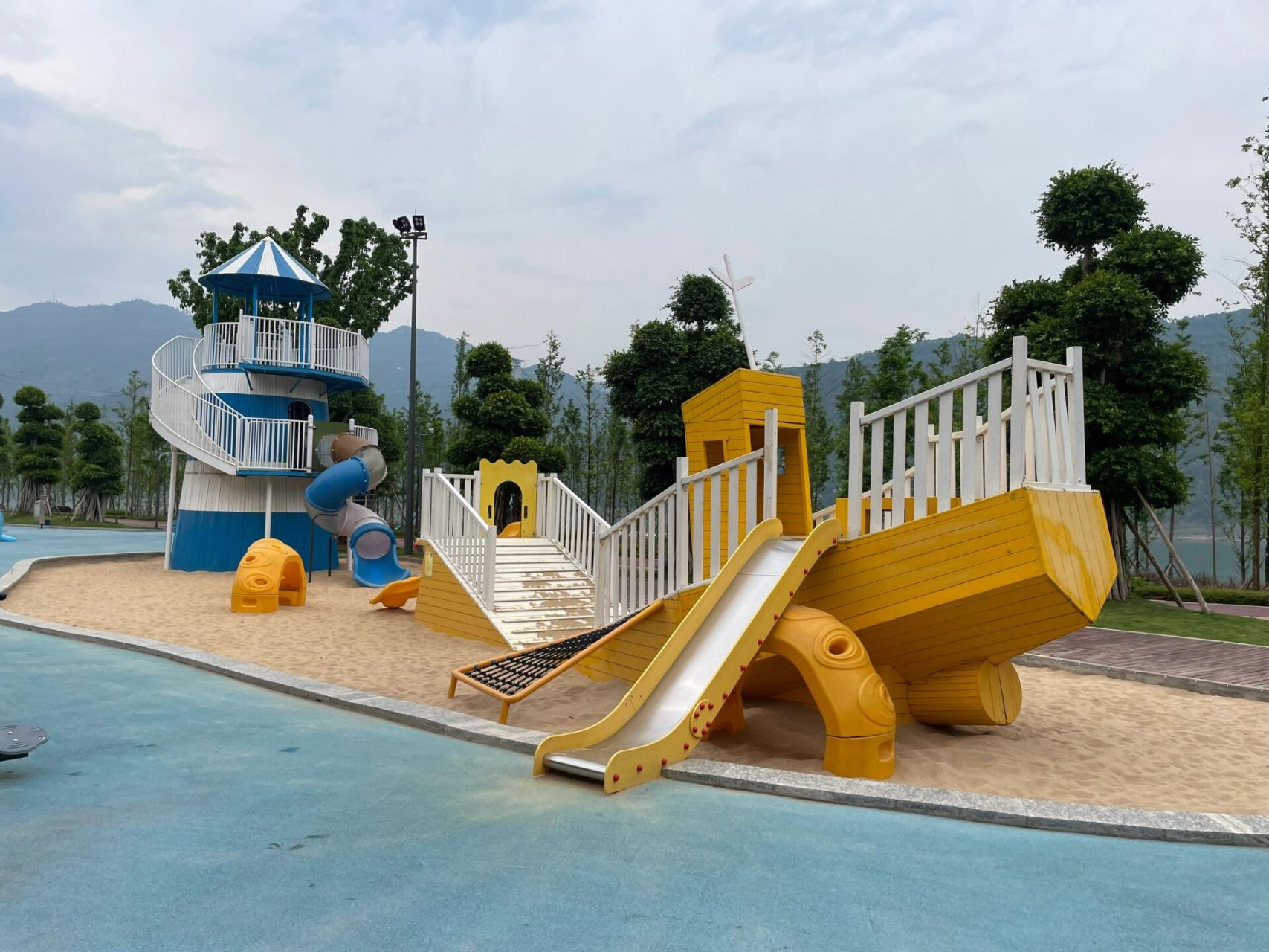 彩云阳光儿童乐园 6015裂墙推荐6015有孩子的一定要去玩去呀!