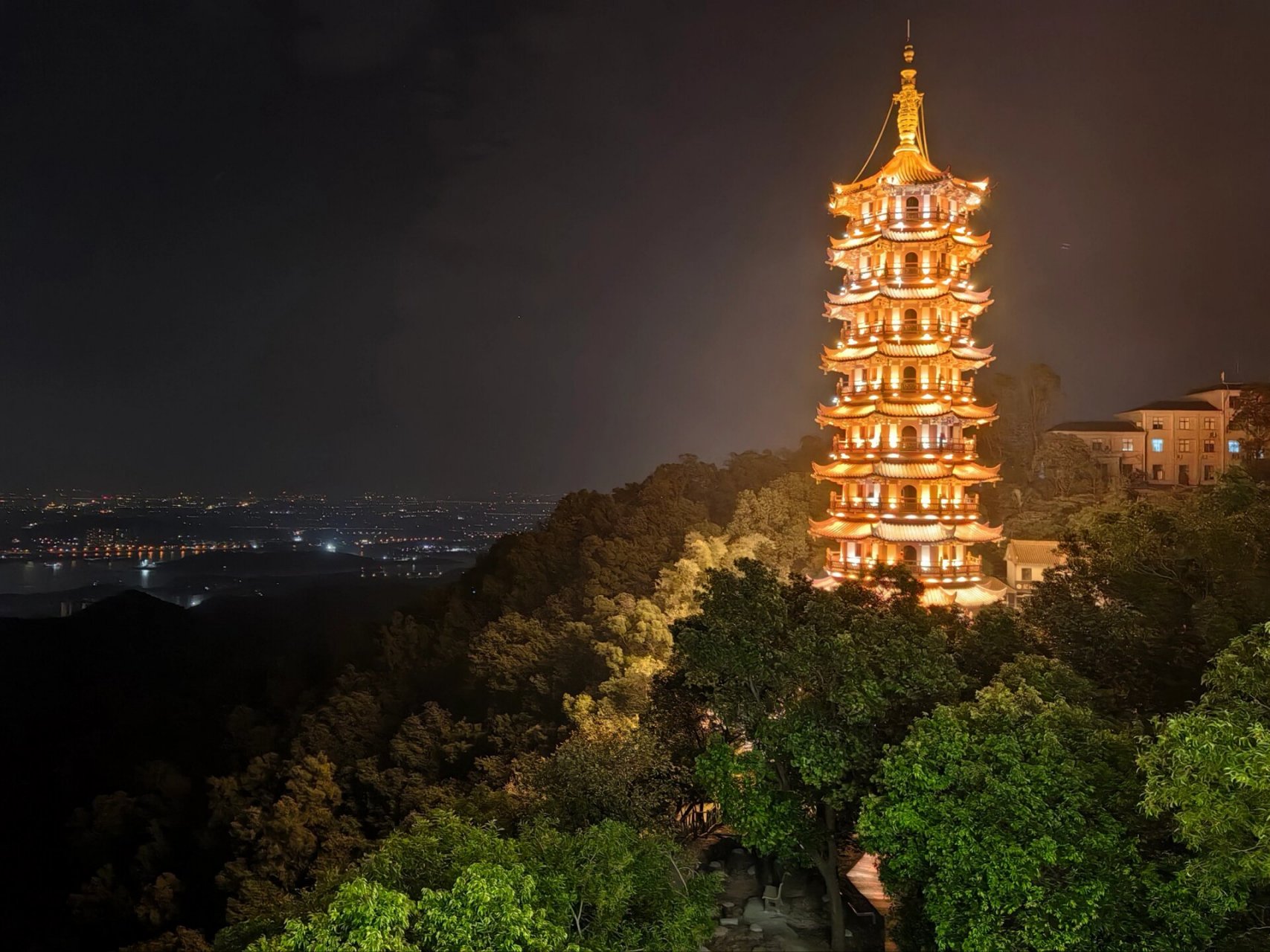 免门票游江门大雁山 住在佛山九江镇悦峰酒店开车到江门大雁山风景区