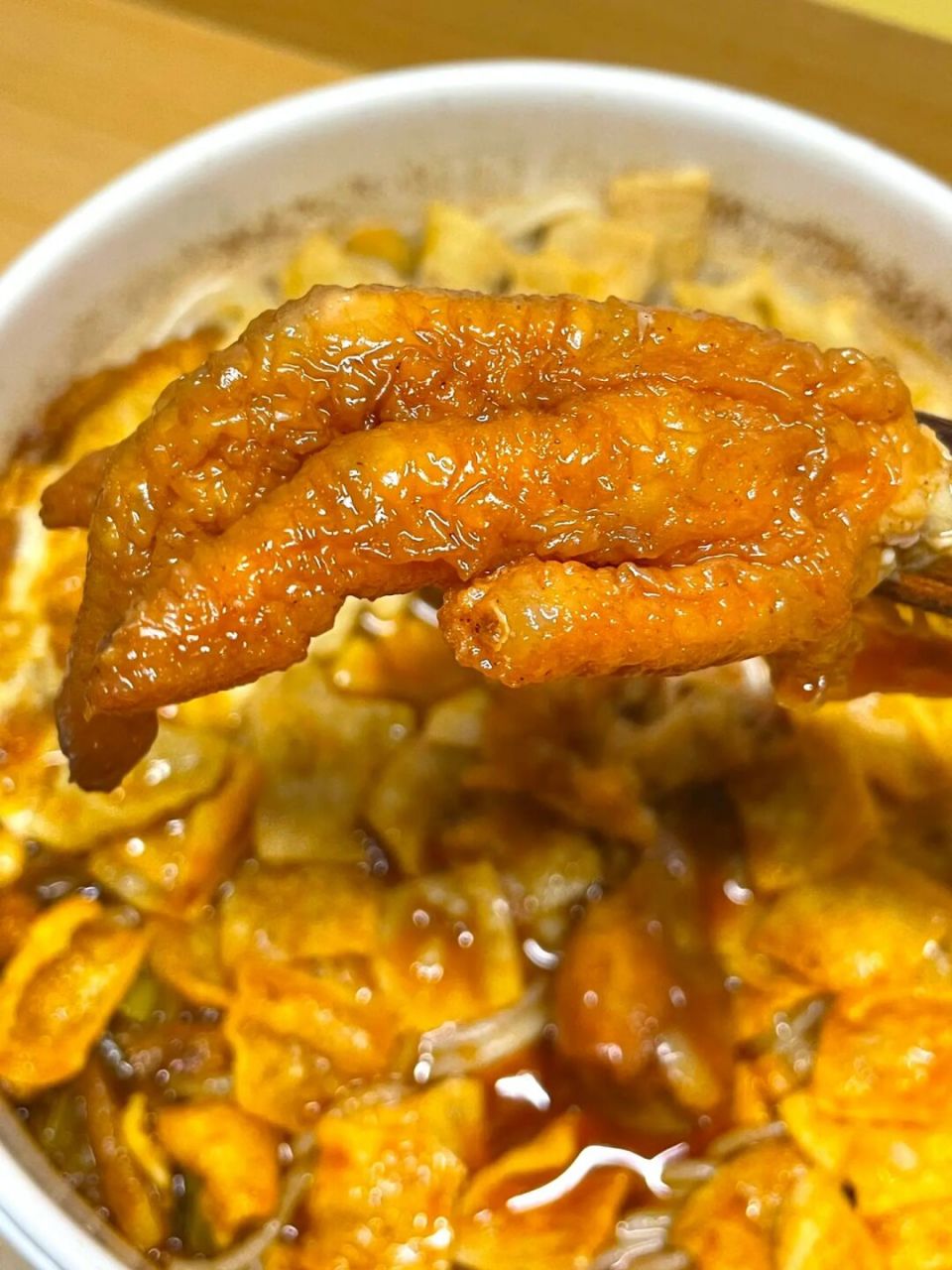 卤的很入味!泡进螺蛳粉汤里嘎嘎好吃! 	 #虎皮鸡爪# #追剧小零食