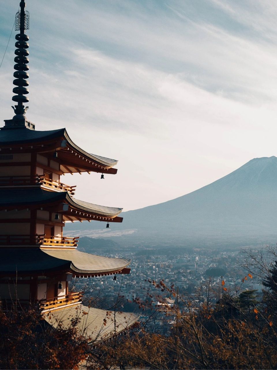 富士山下| 日本山梨县 11月末多云天气下的富士山,图片大多摄于富士