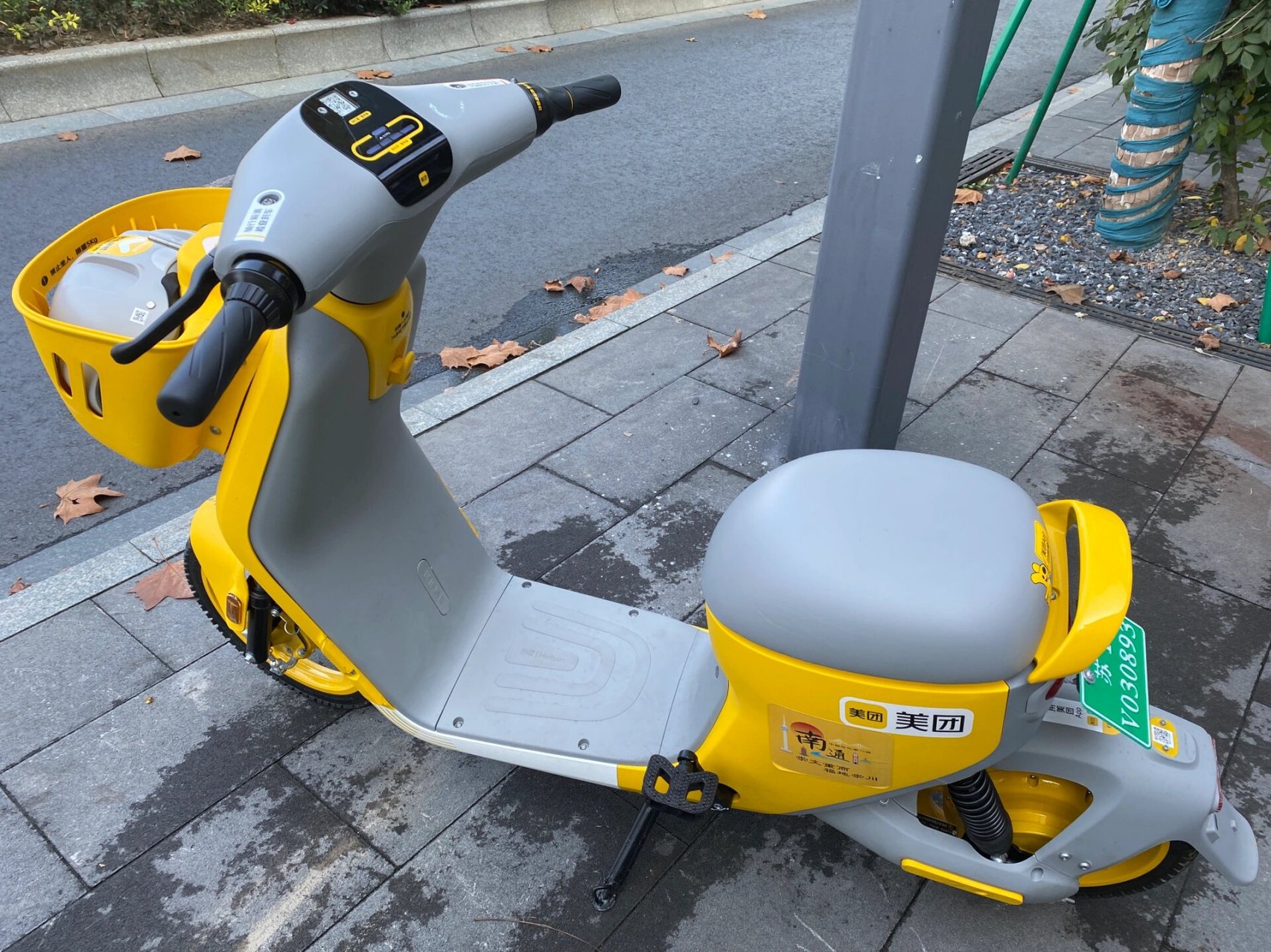 美团共享单车 造型很可爱,社牛必备,它会自动给你响铃,提醒周围车辆