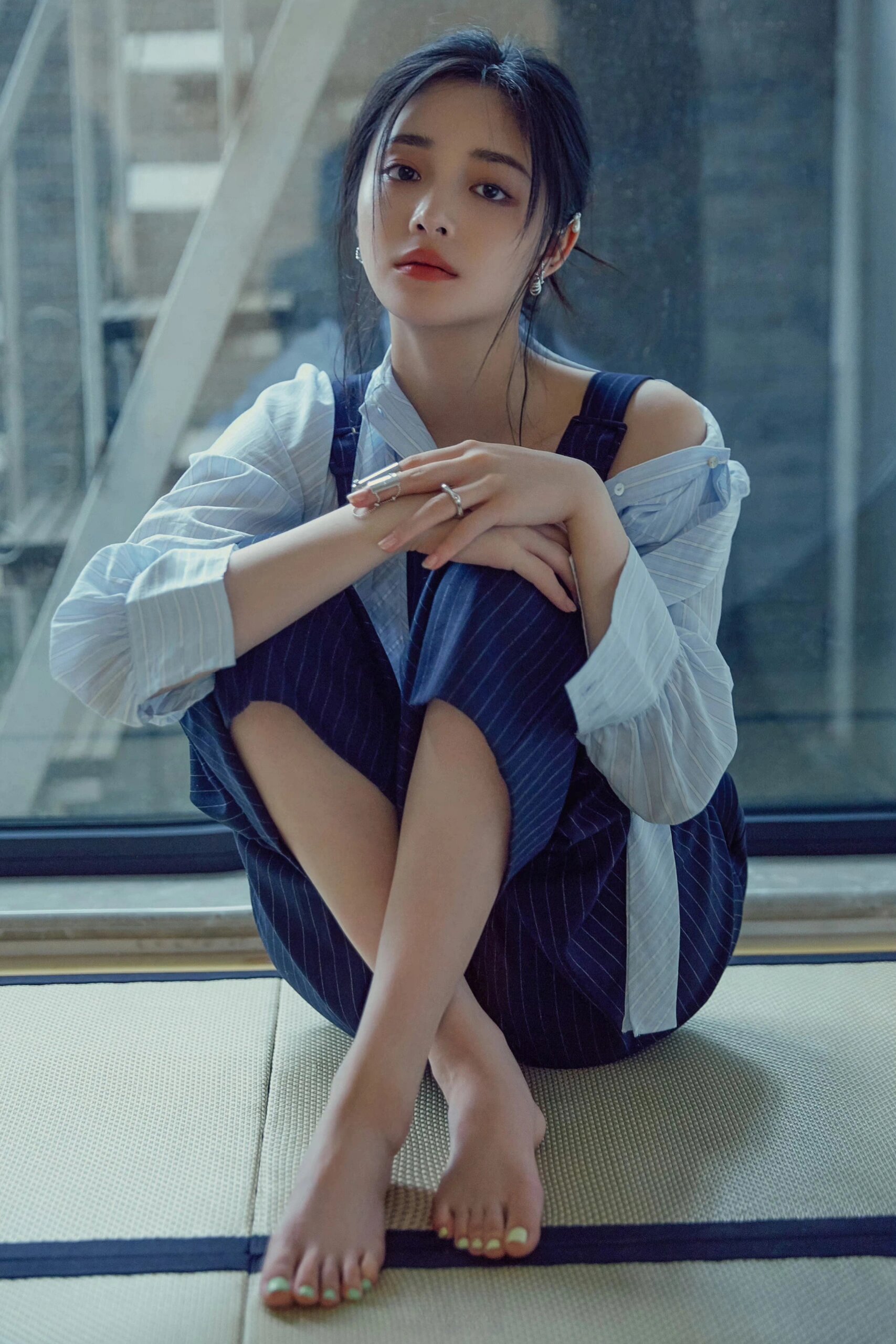 蓝色忧郁风格的周洁琼,唯美而惬意