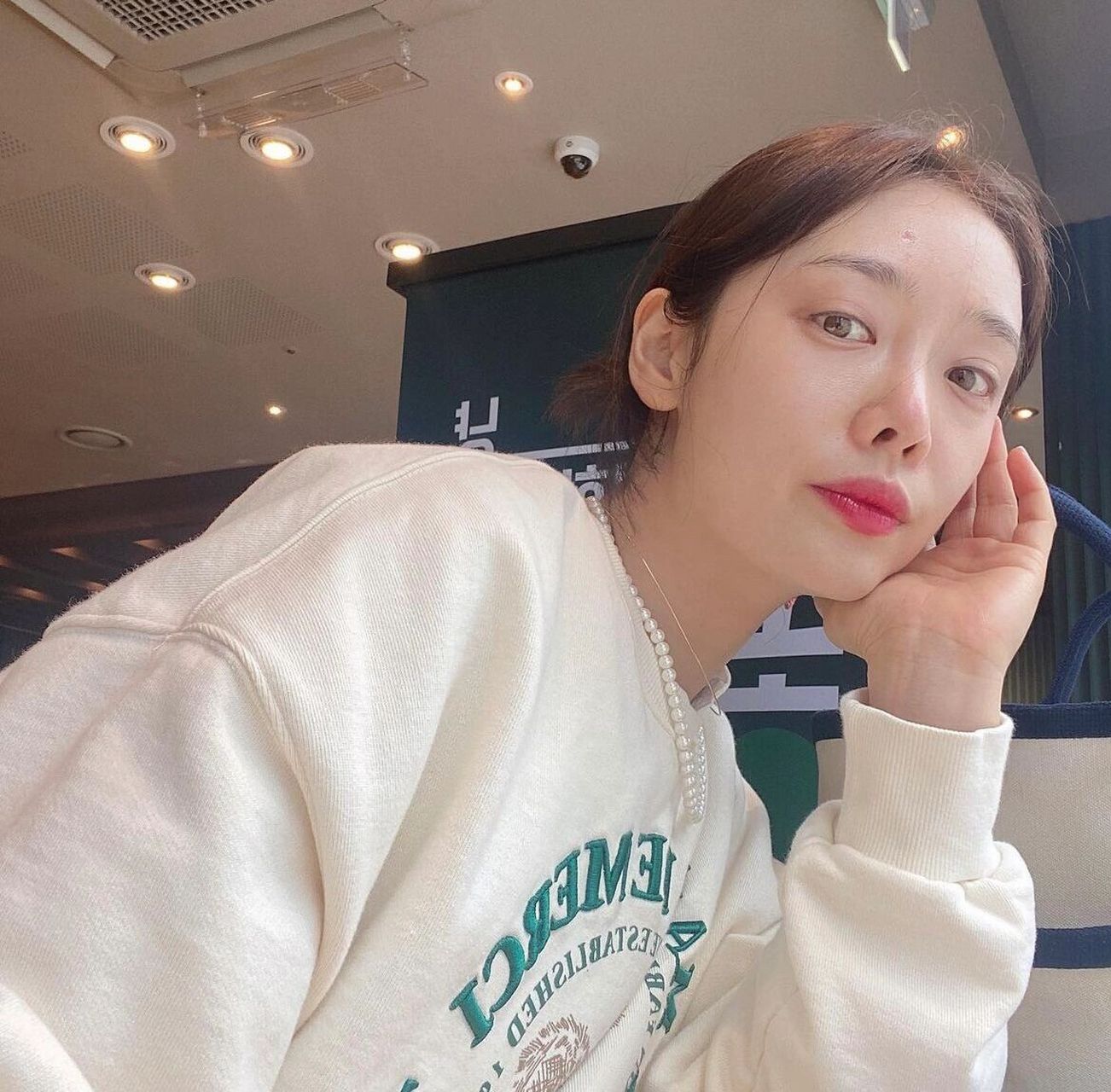 疯子李莎拉9693金赫拉日常穿搭